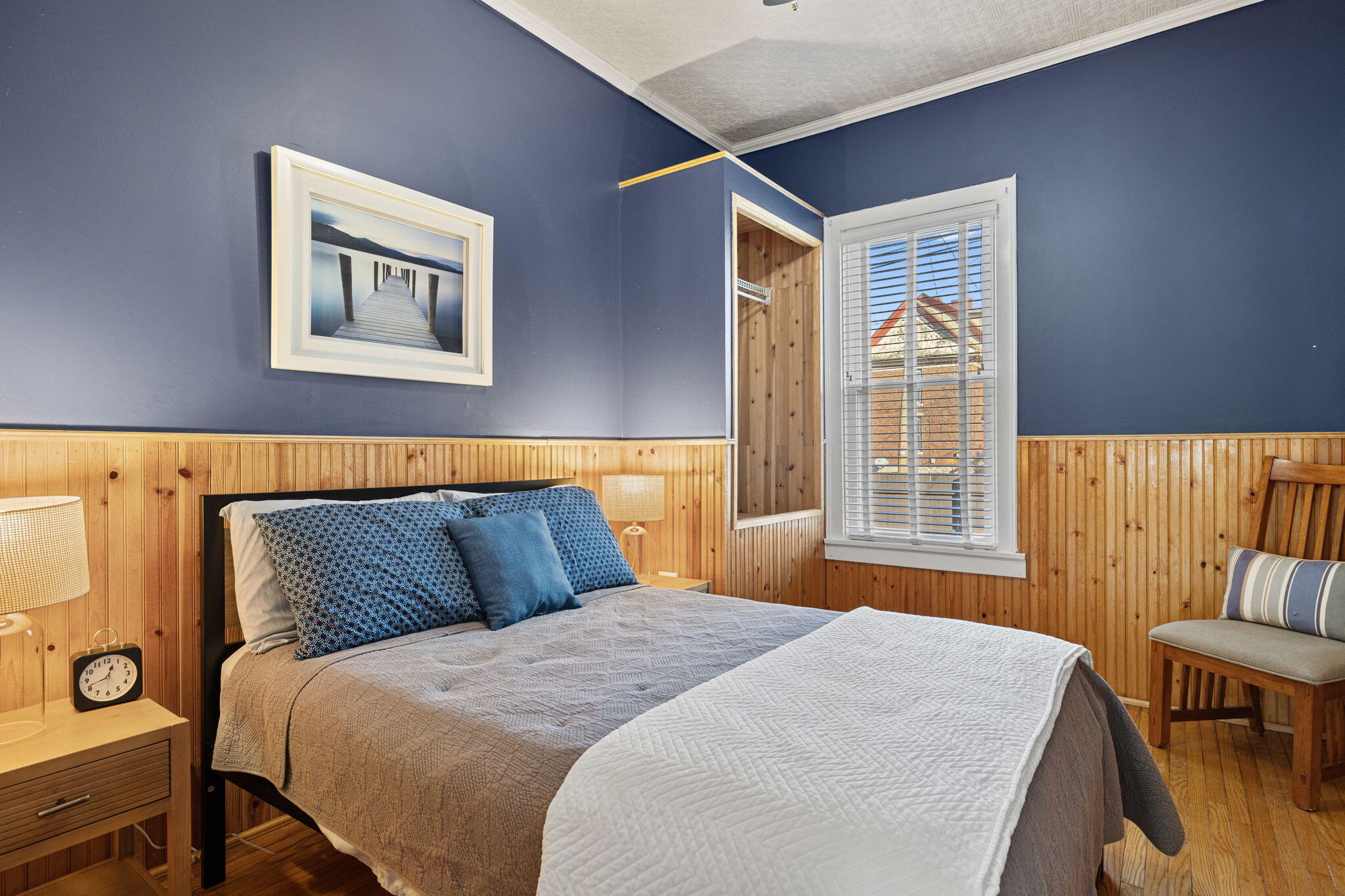 219 W 6th Street