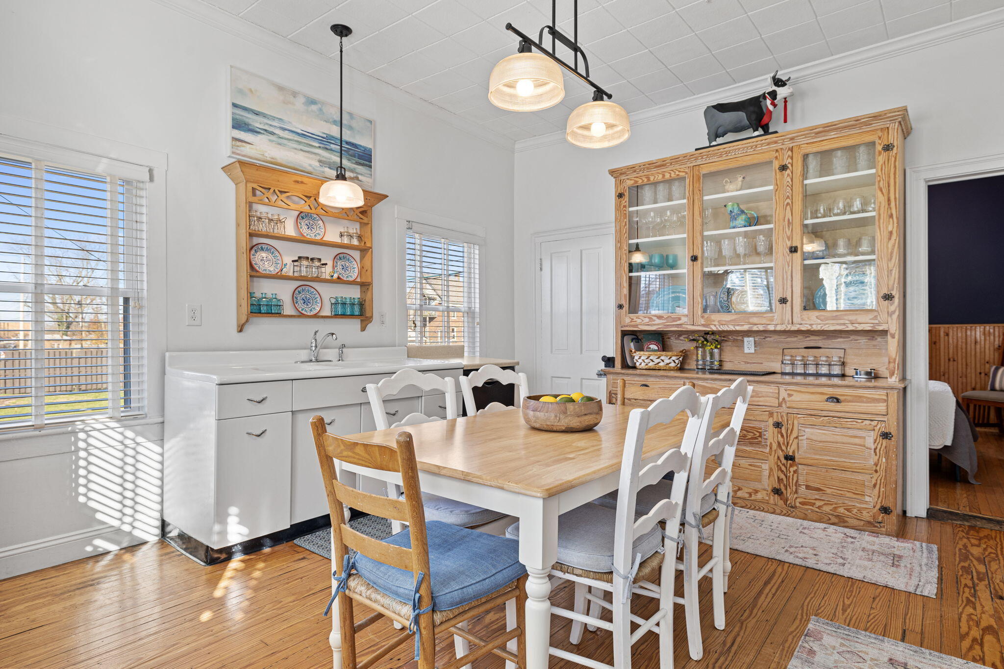 219 W 6th Street