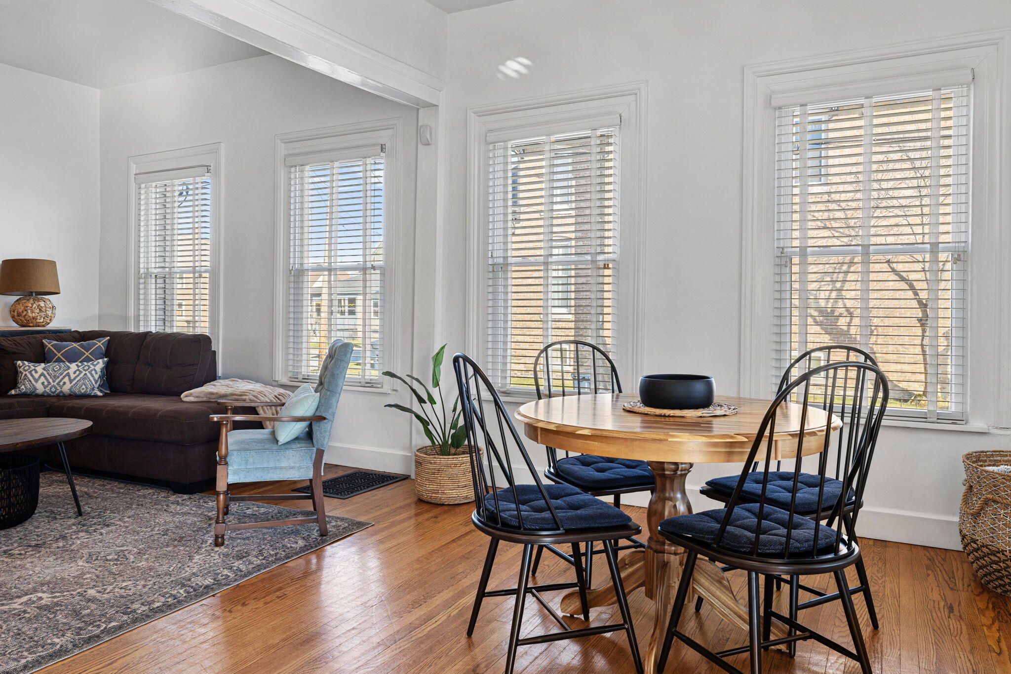 219 W 6th Street