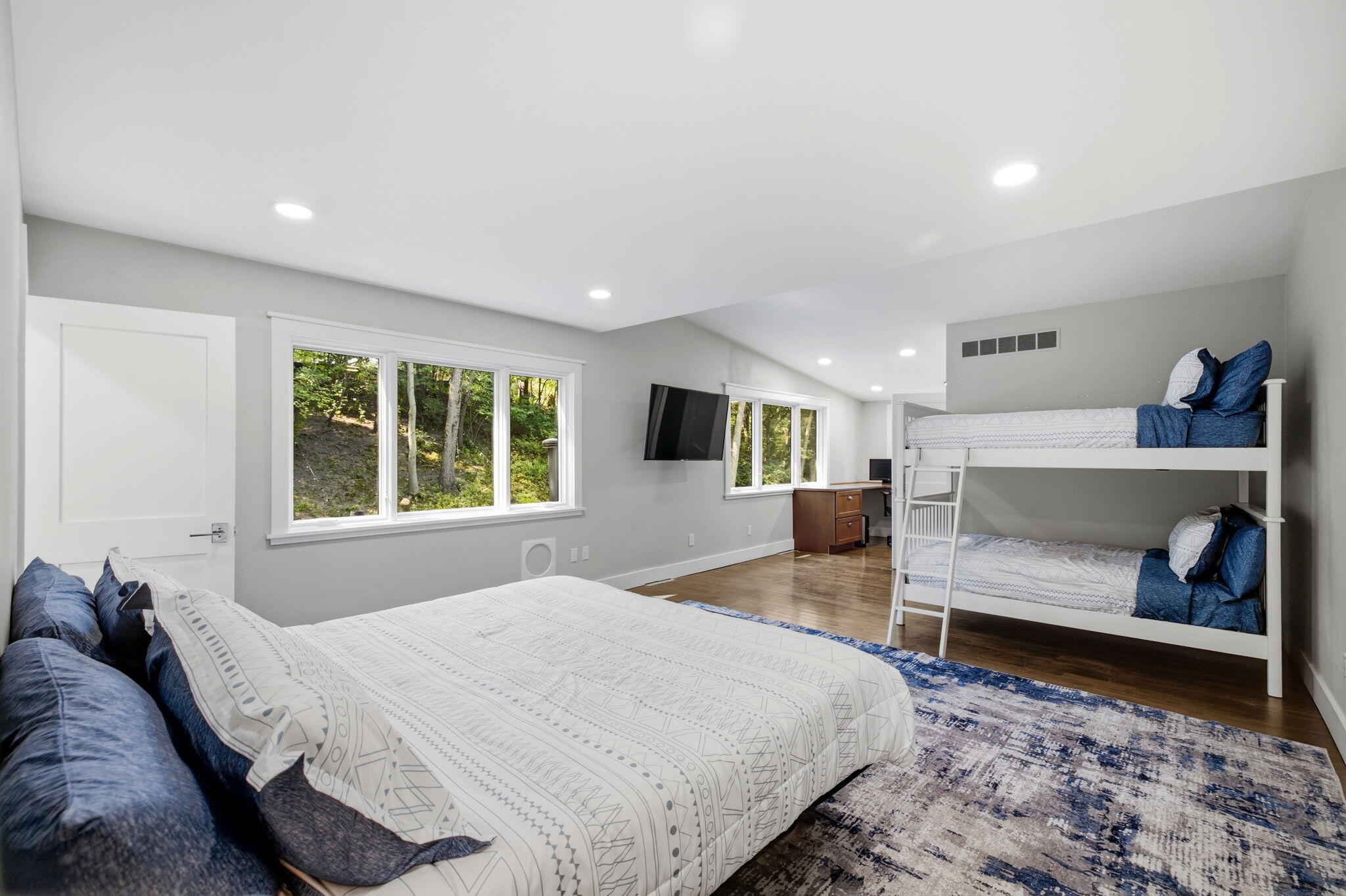 3335 Lasalle Trail