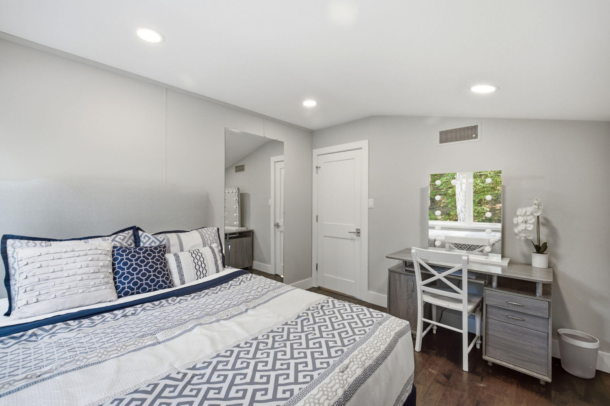 3335 Lasalle Trail