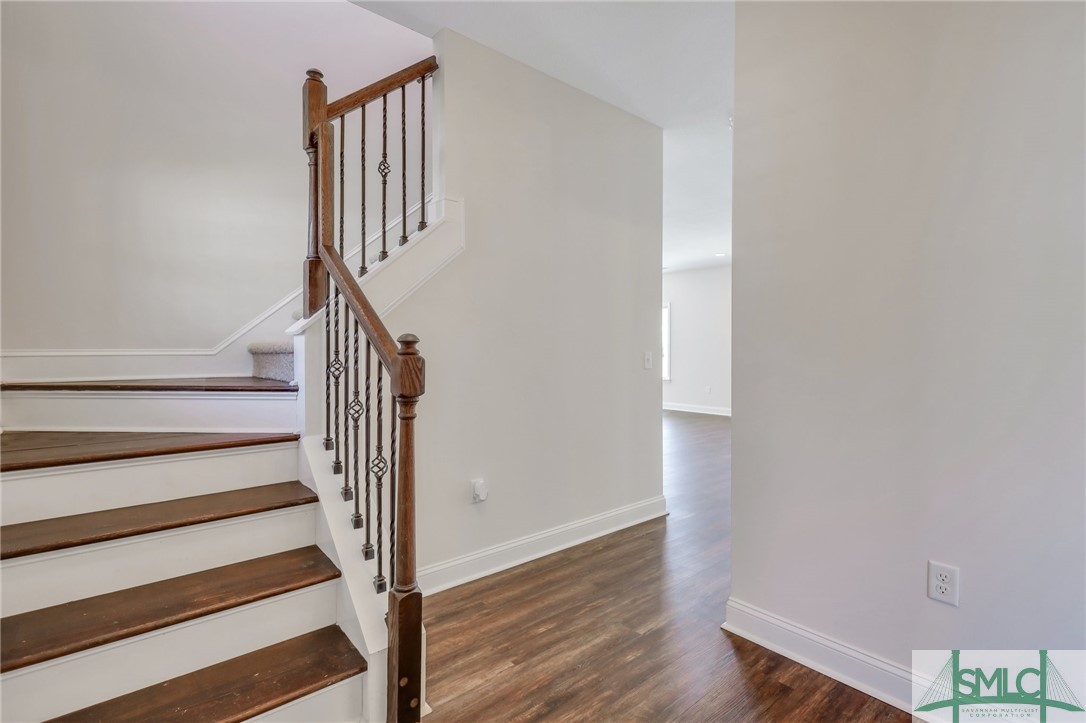 906 Jena Court