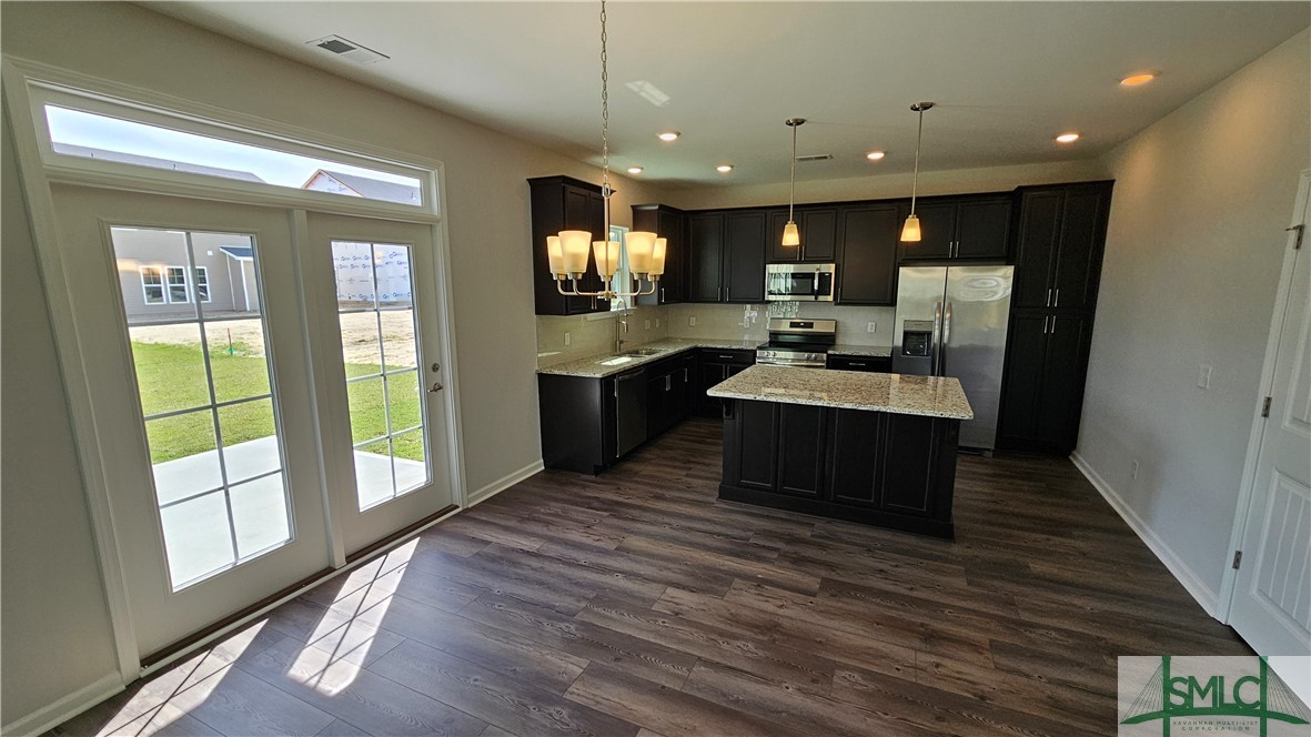 15 Roxbury Drive