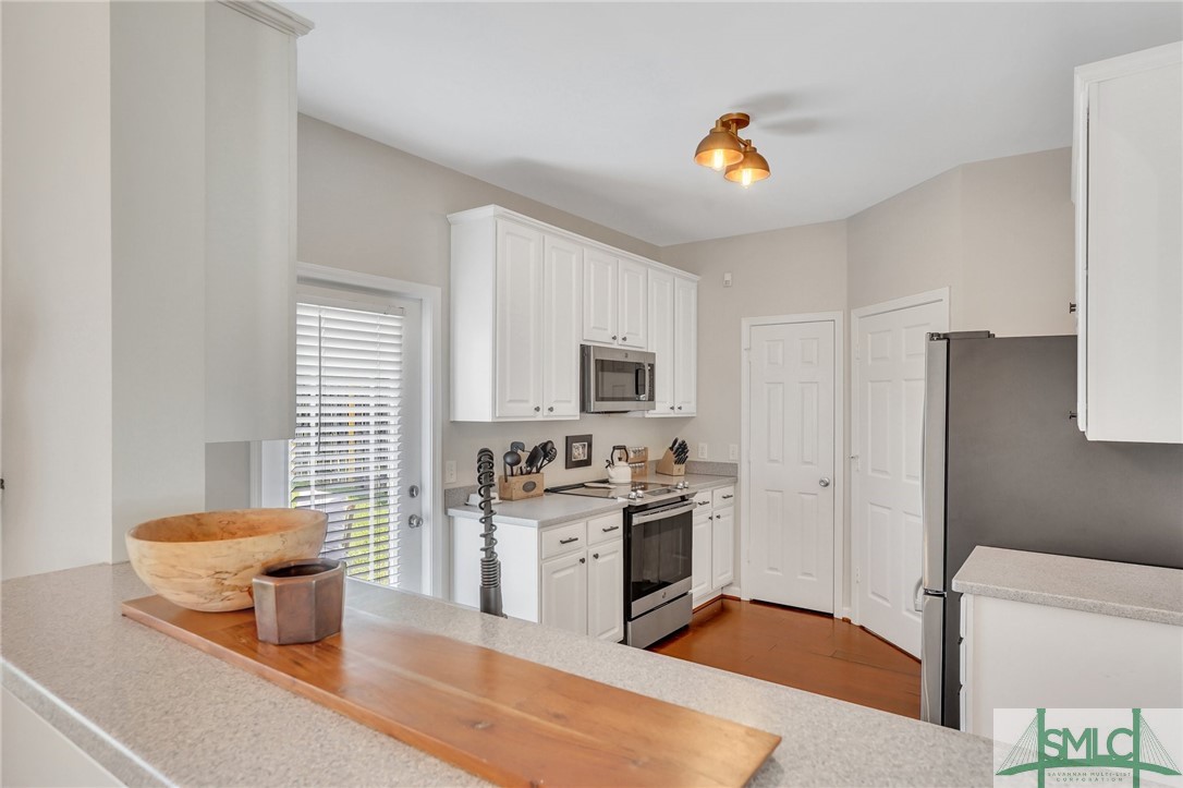 202 Chapel Lake S