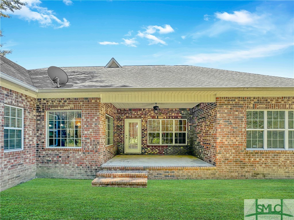 1237 E Hampton Drive