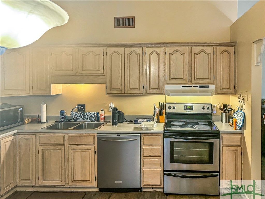 7 Forest Ridge Court