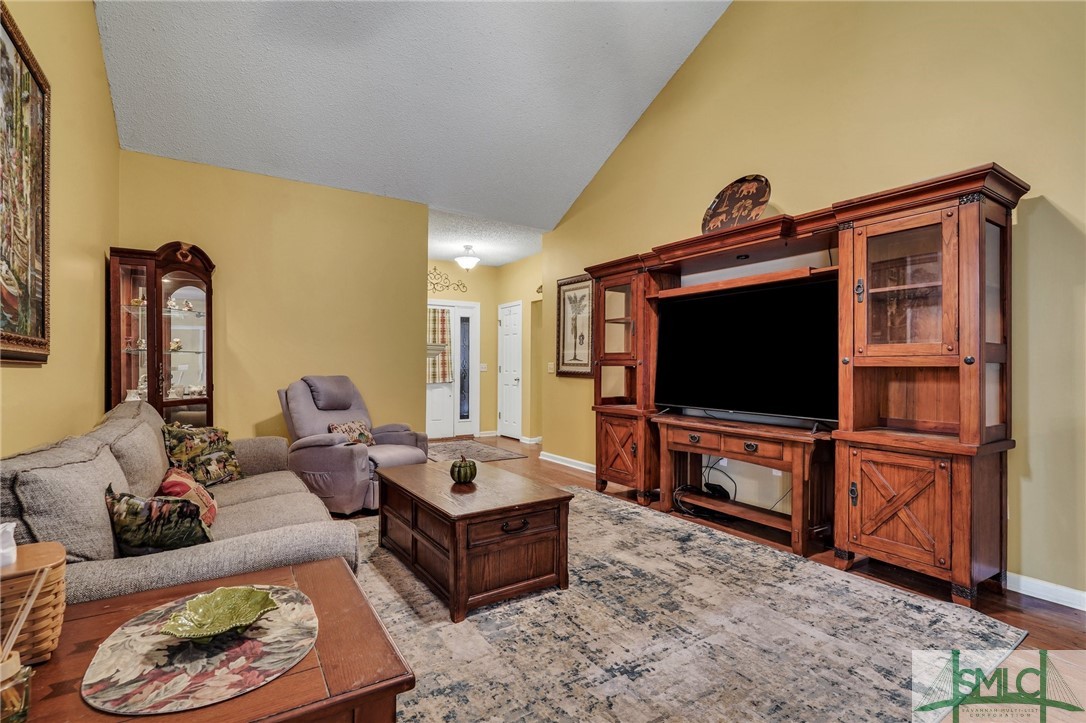 140 Buckfield Drive