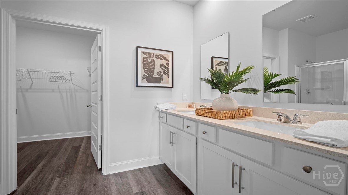 28 cypress Loop