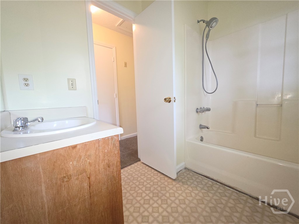 28 Jack Snipe Court W