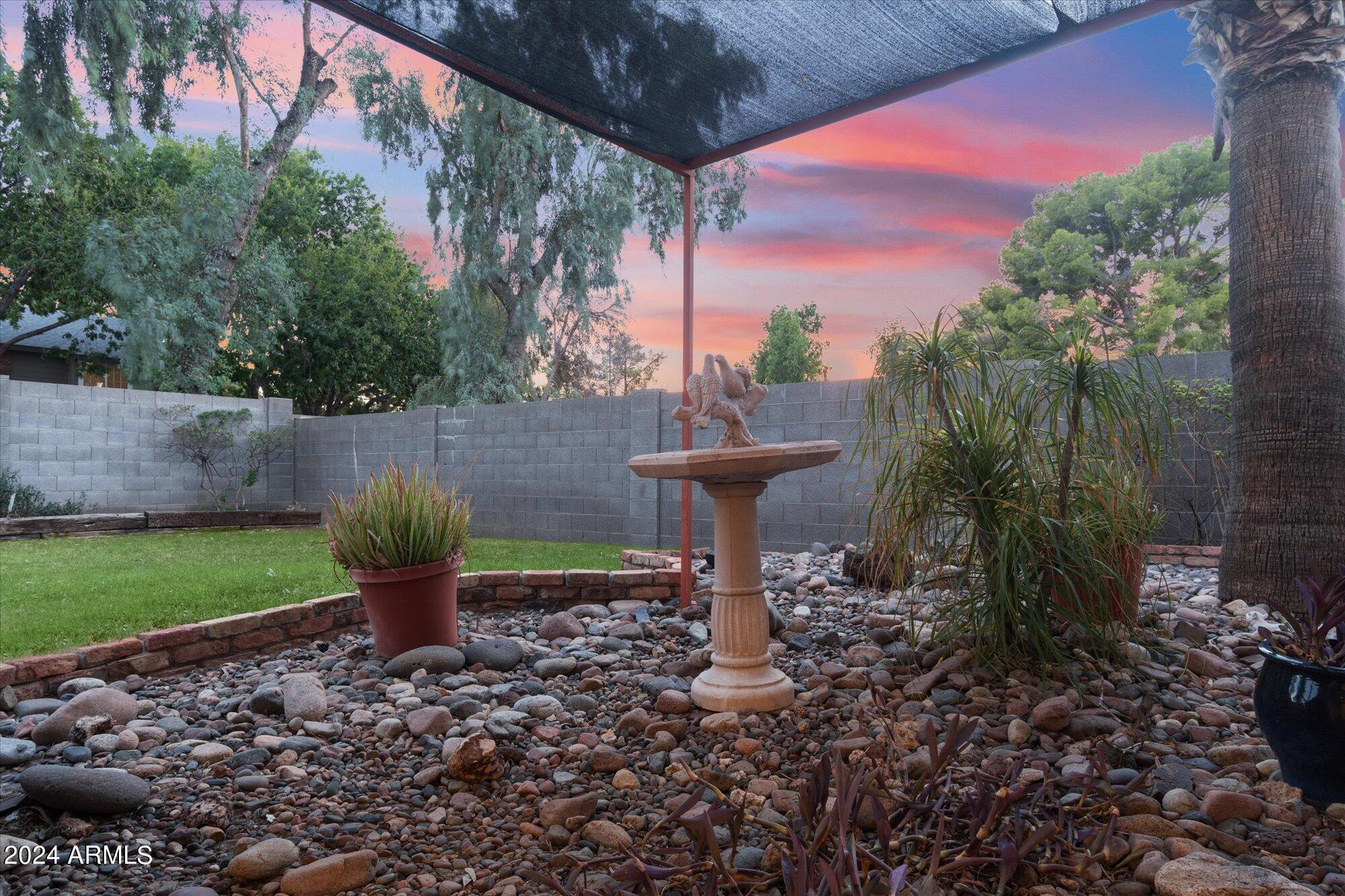 2507 W TIERRA BUENA Lane