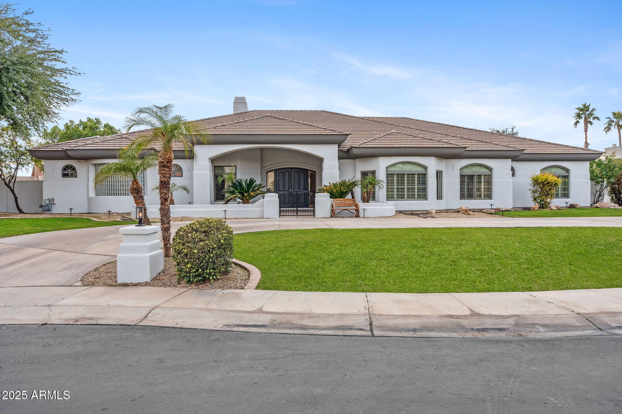 4914 N VALLEY Glen