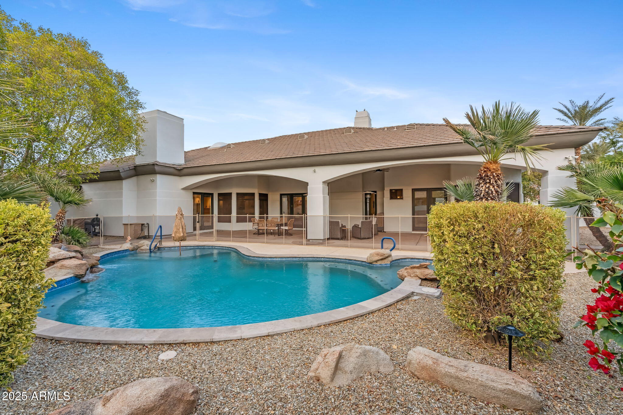 4914 N VALLEY Glen