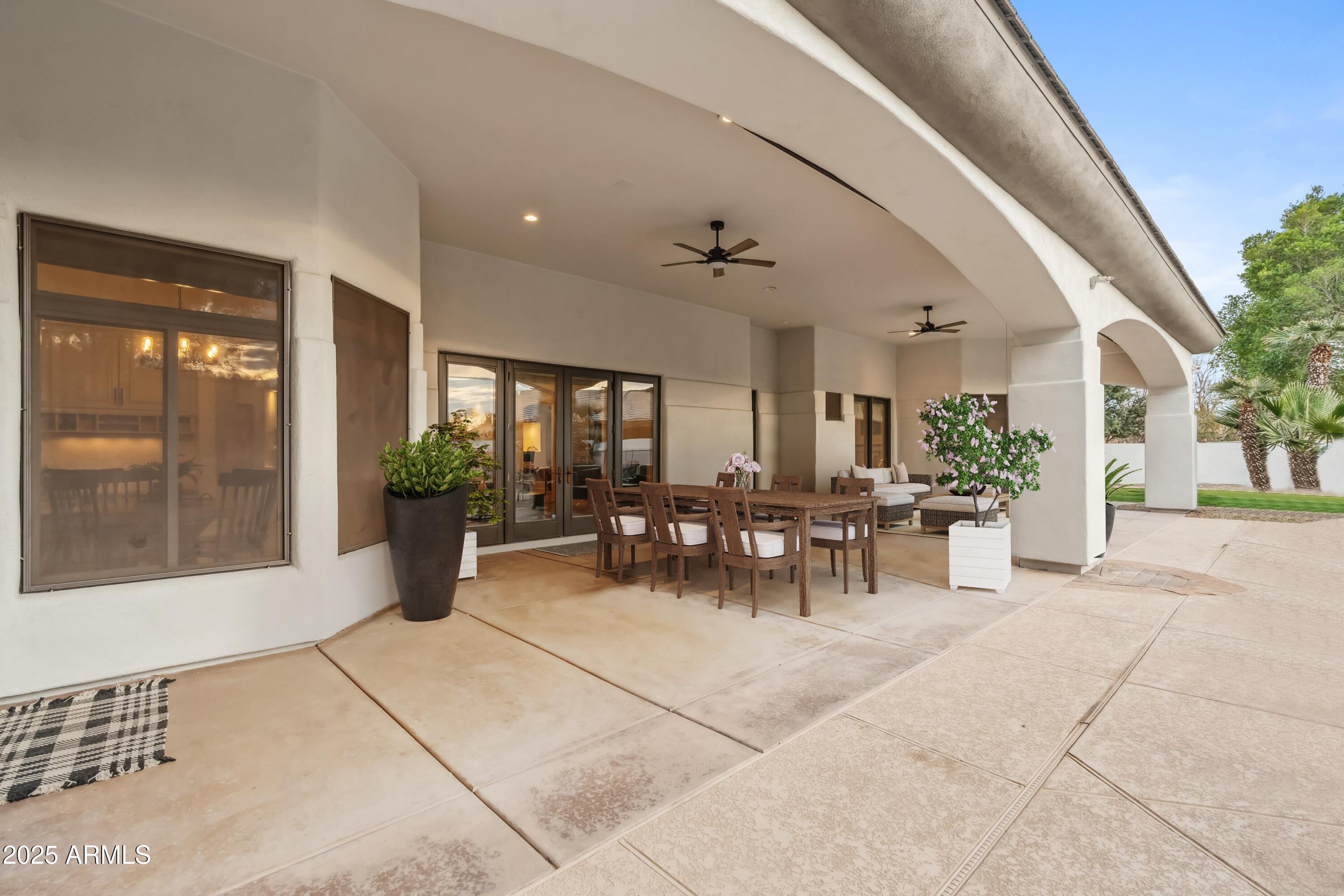 4914 N VALLEY Glen