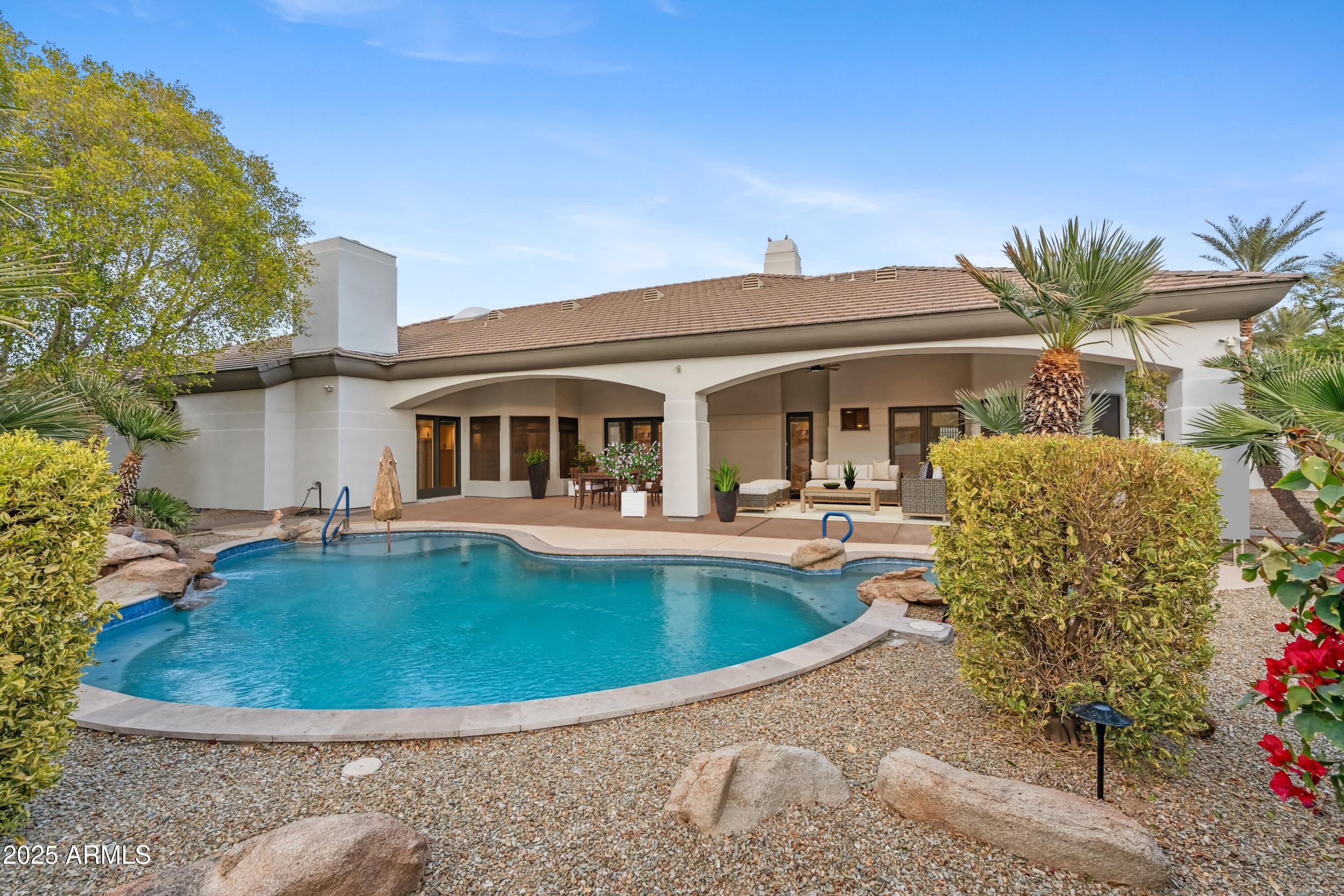 4914 N VALLEY Glen