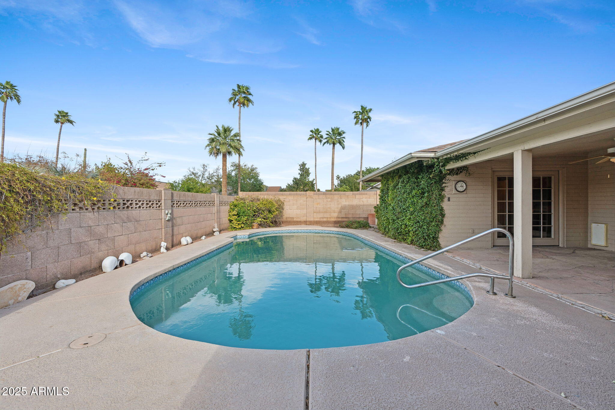 2120 E HUNTINGTON Drive