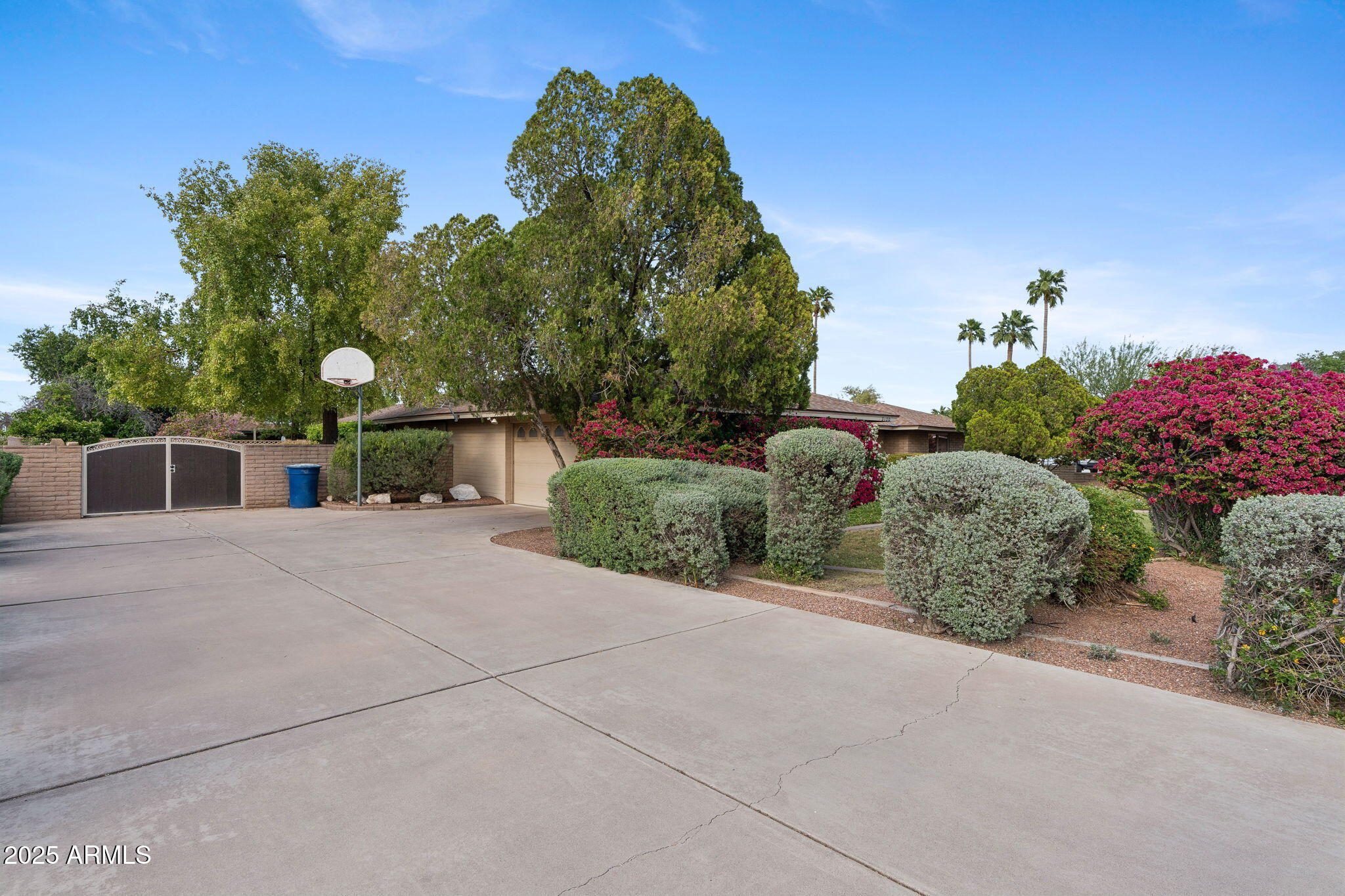 2120 E HUNTINGTON Drive