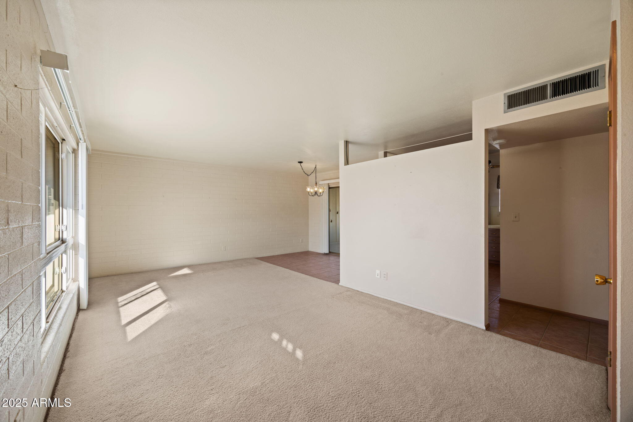 11002 W GREER Avenue