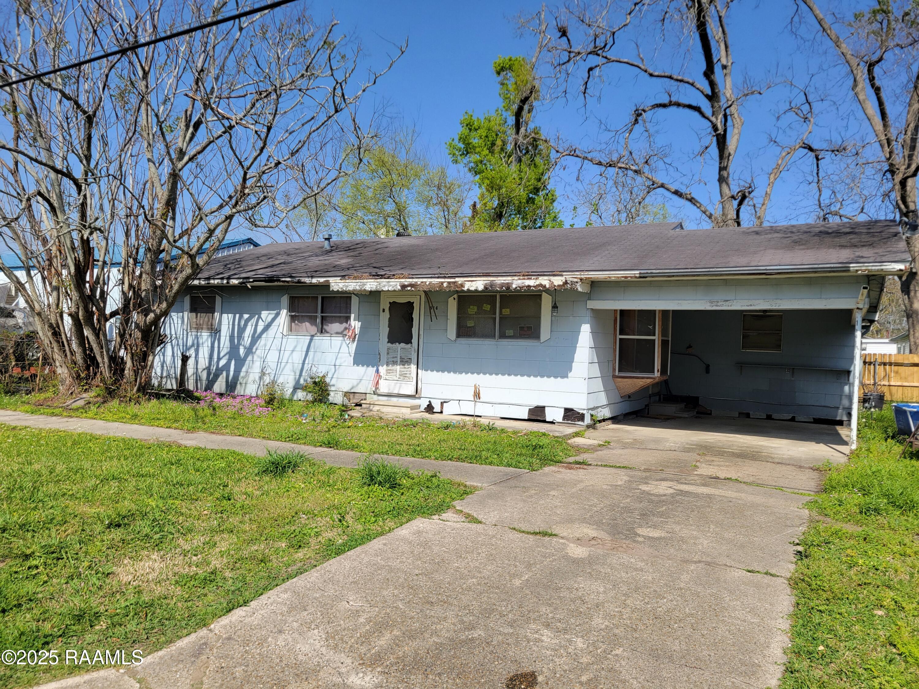 814 N Ave F