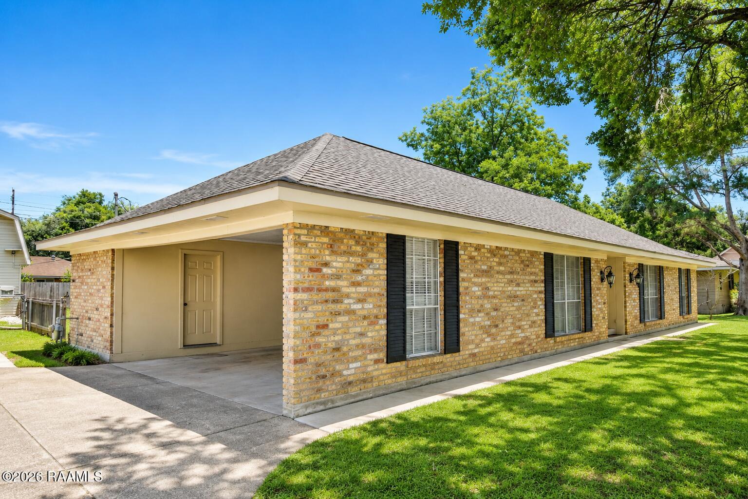 202 Delphine Street