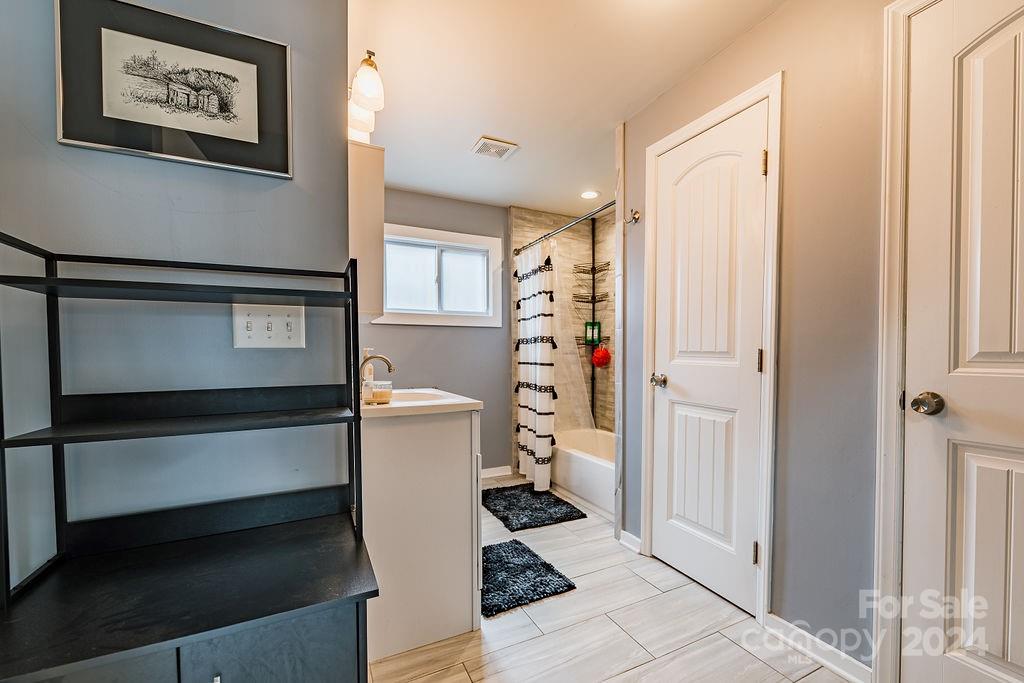 121 Sand Hill Road