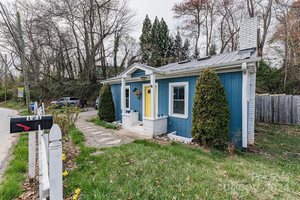121 Sand Hill Road