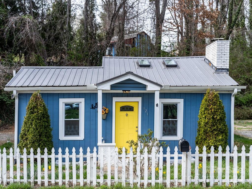 121 Sand Hill Road