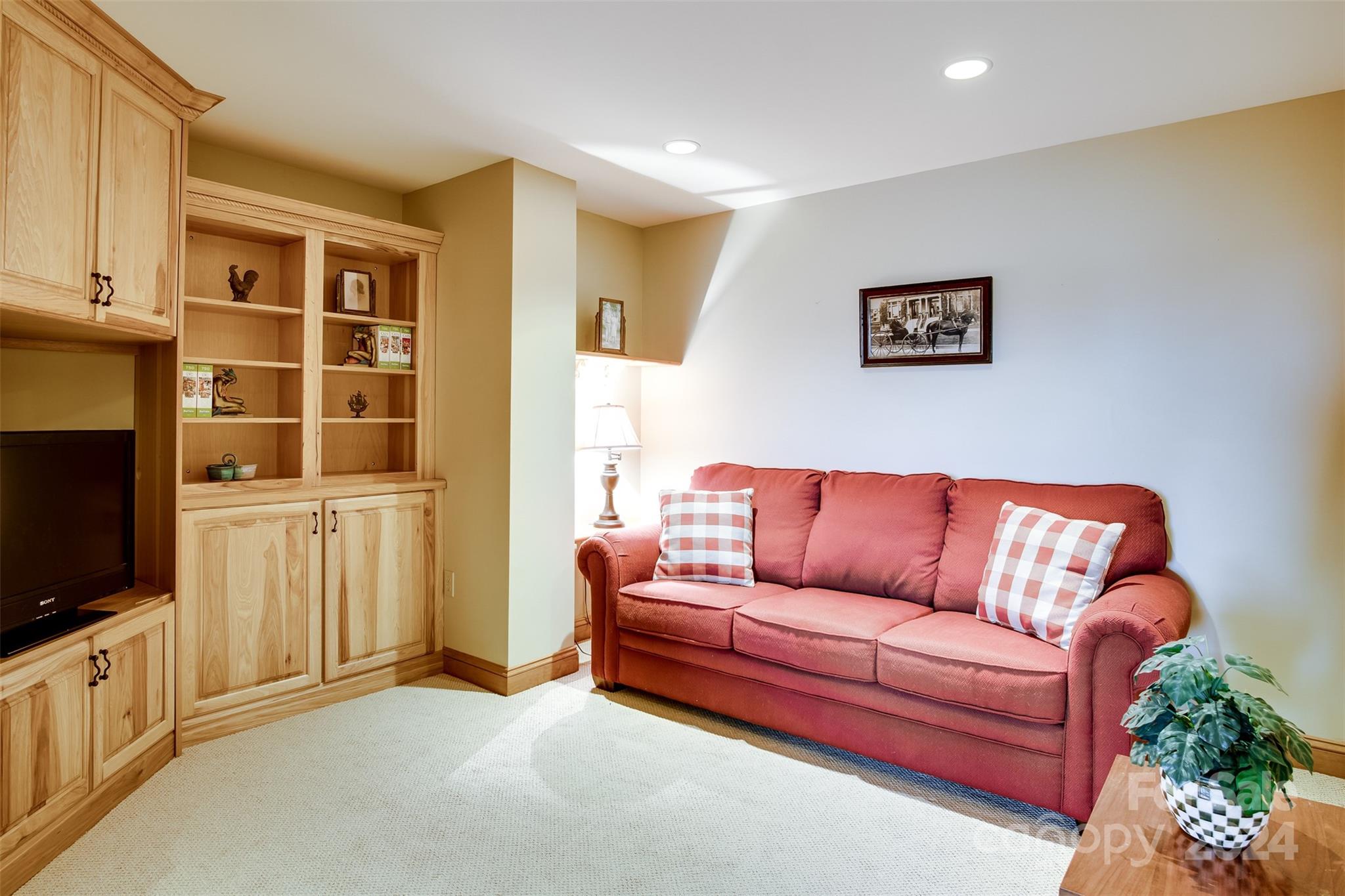 1101 Fairview Road