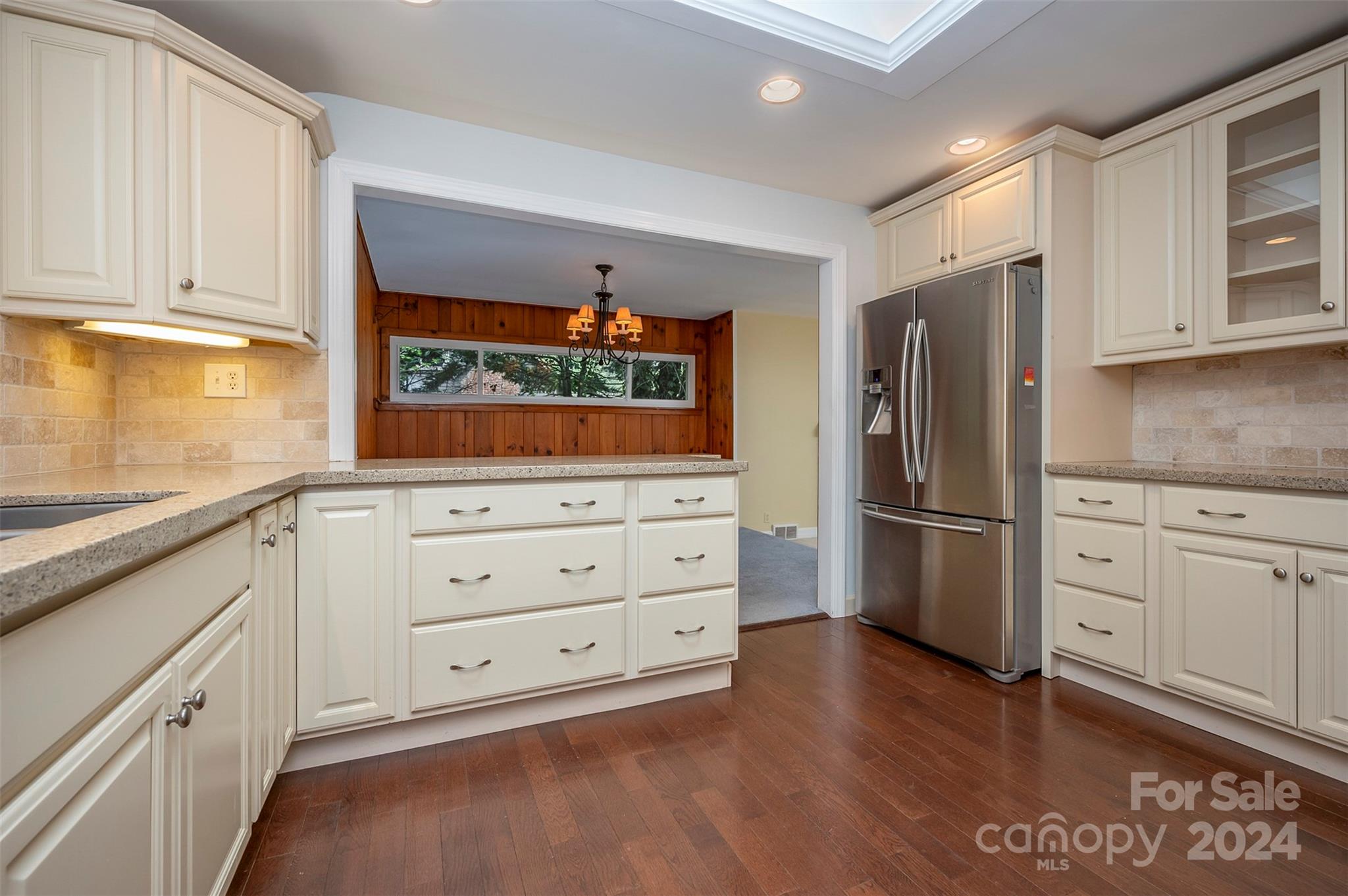109 N Overlook Terrace