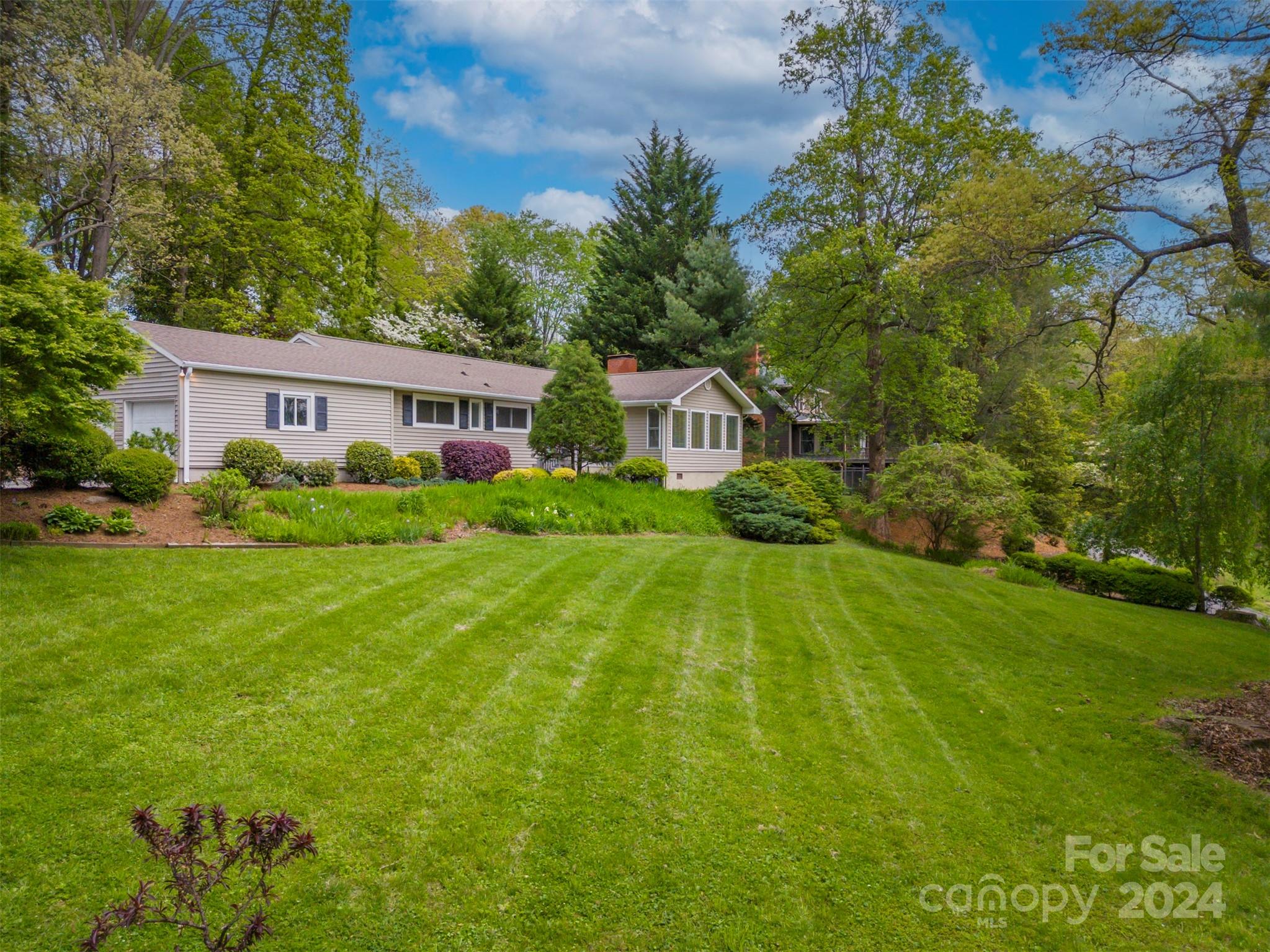 109 N Overlook Terrace