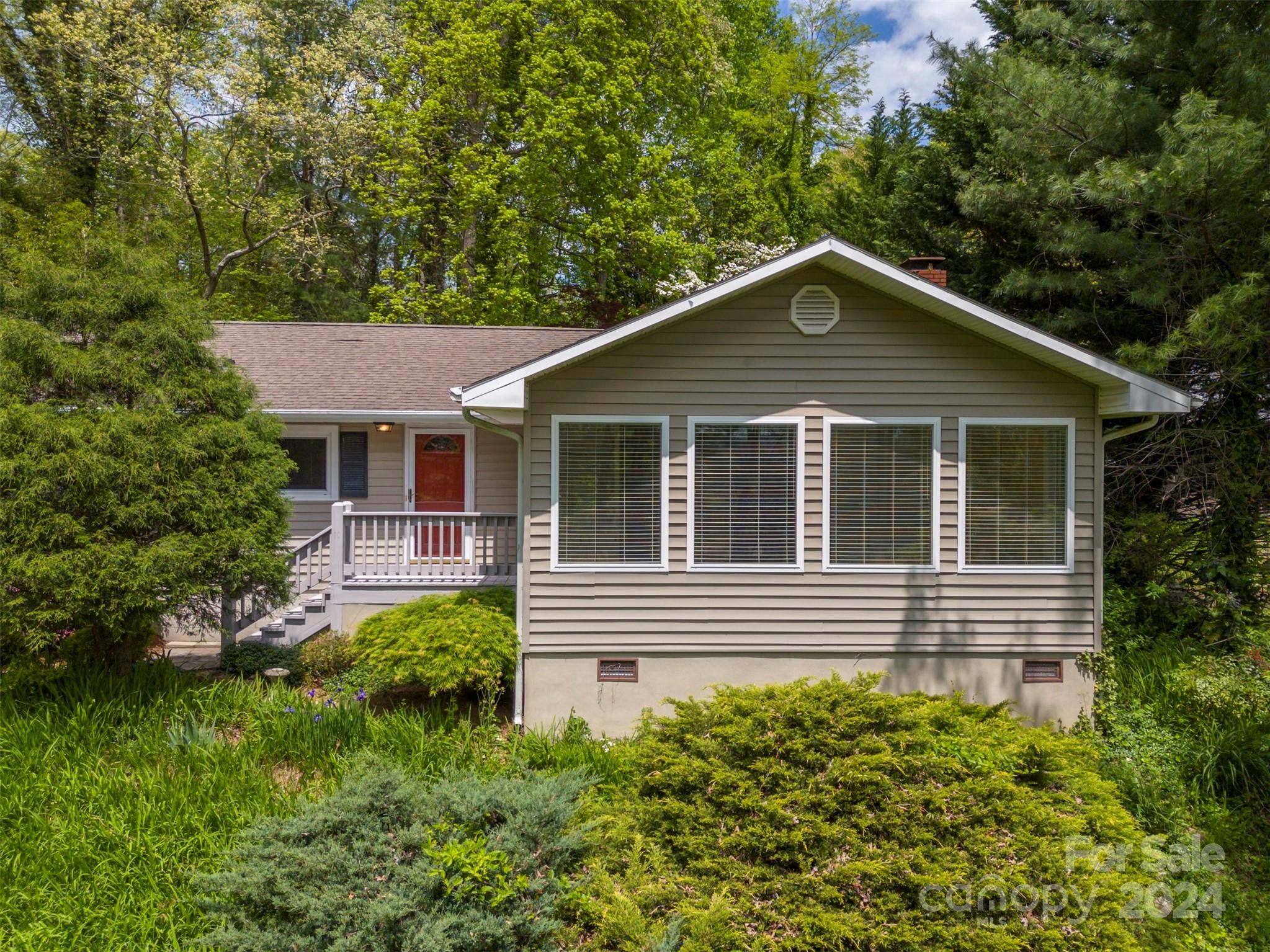 109 N Overlook Terrace