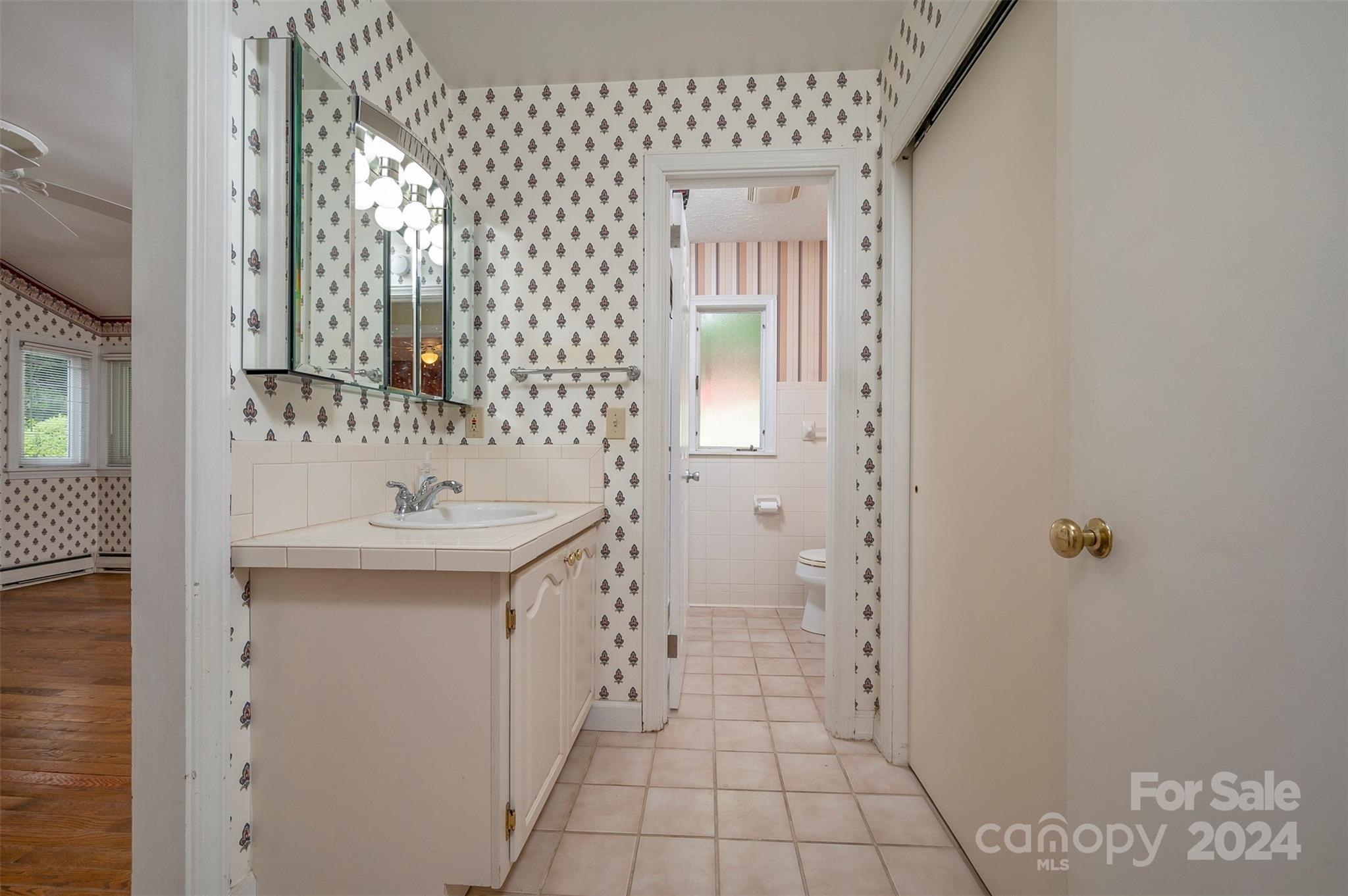 109 N Overlook Terrace