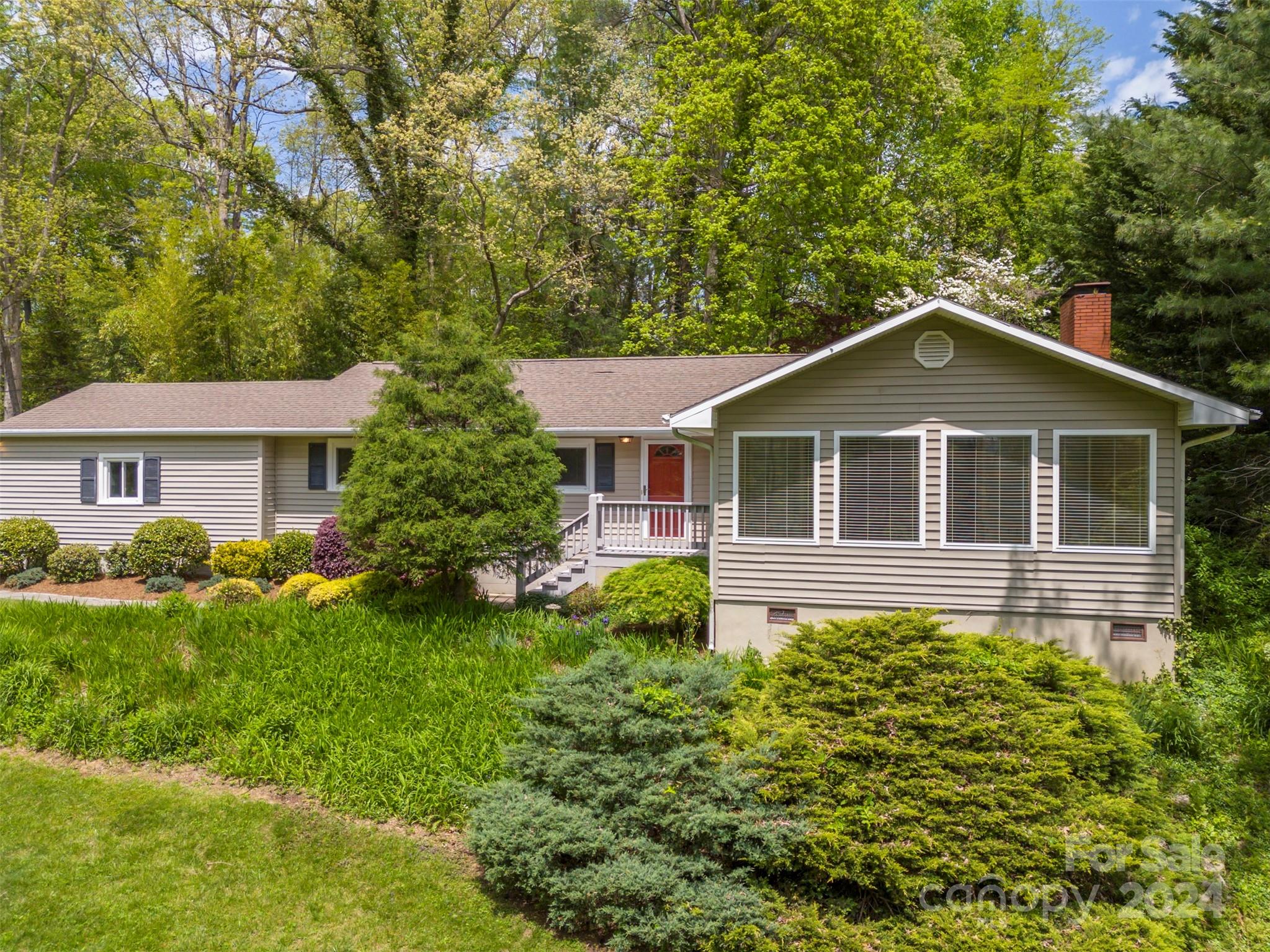 109 N Overlook Terrace