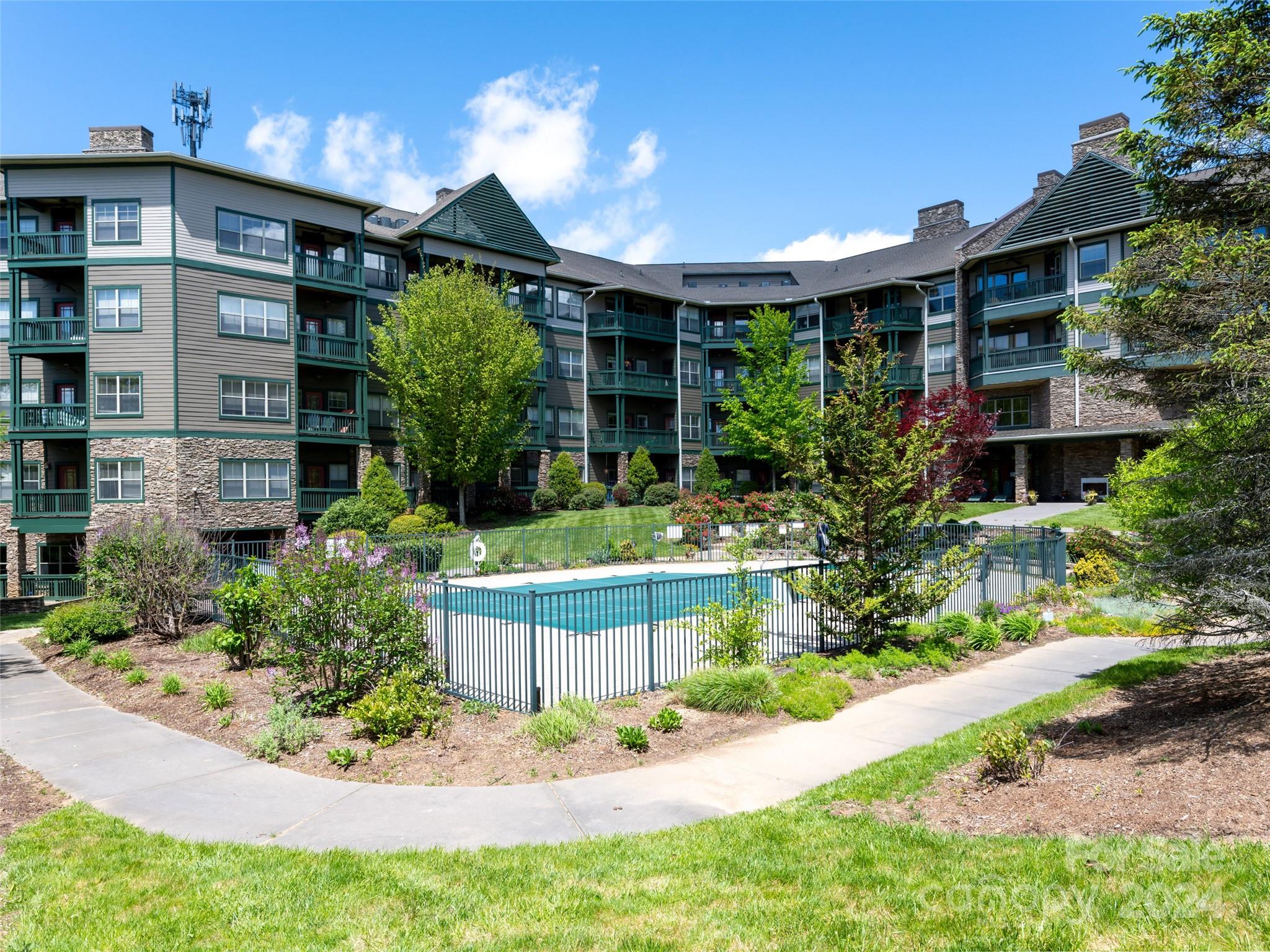 9 Kenilworth Knoll Unit: 422