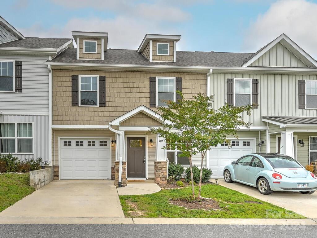 104 Monmouth Way