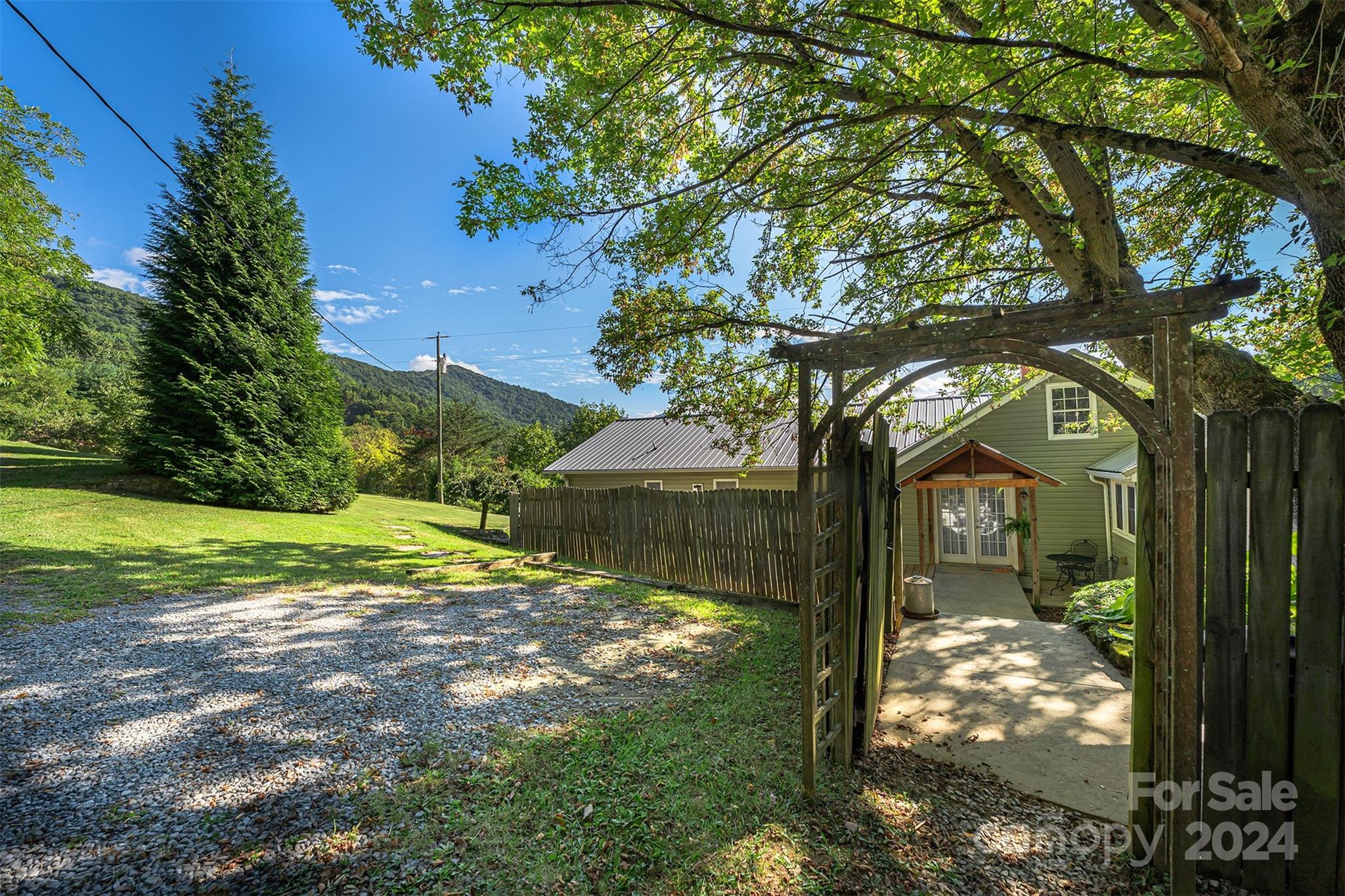 1551 Turnpike Road