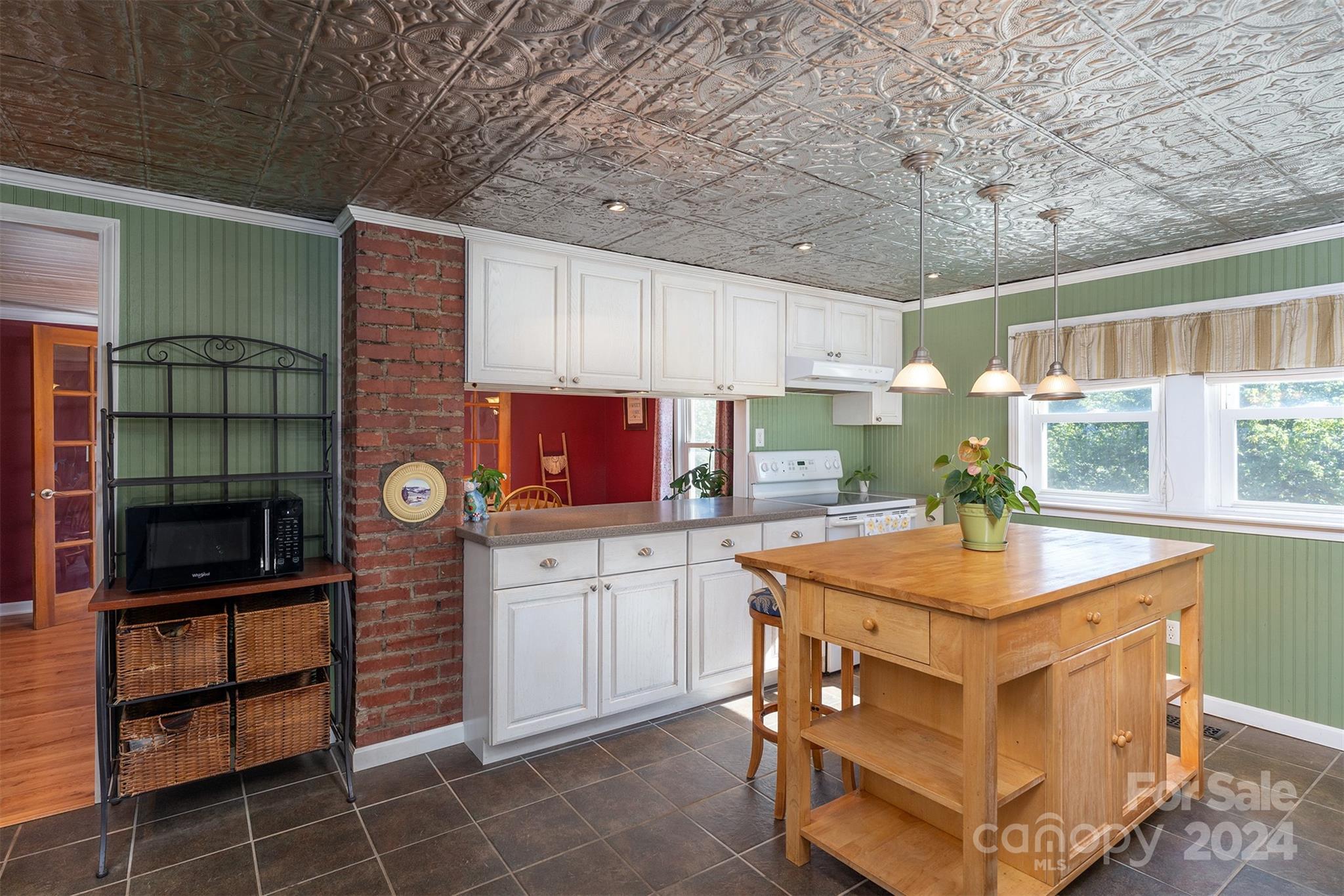 1551 Turnpike Road