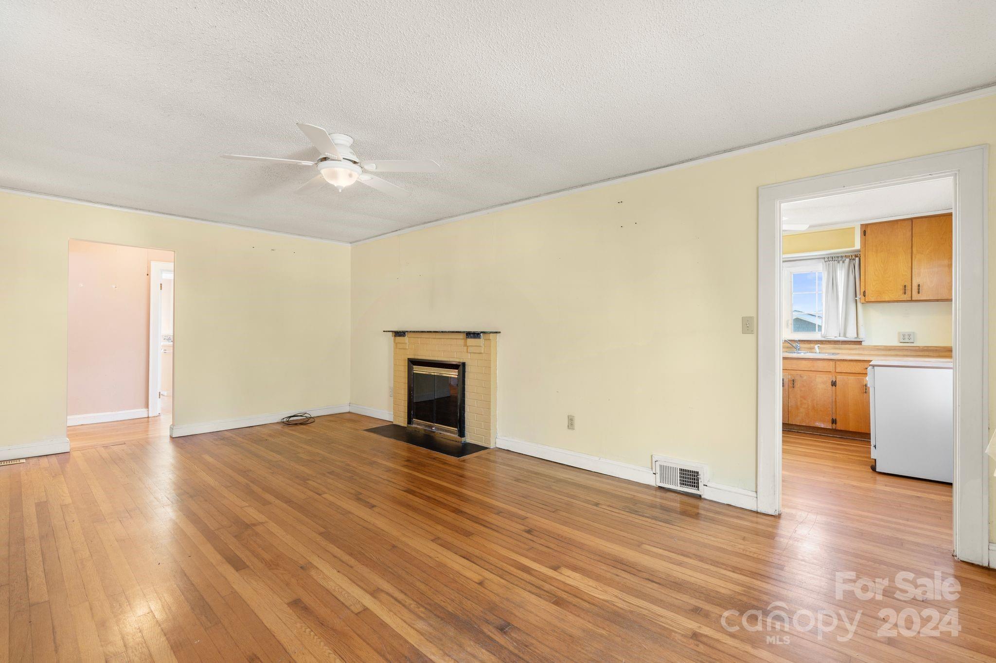 32 Beverly Road W