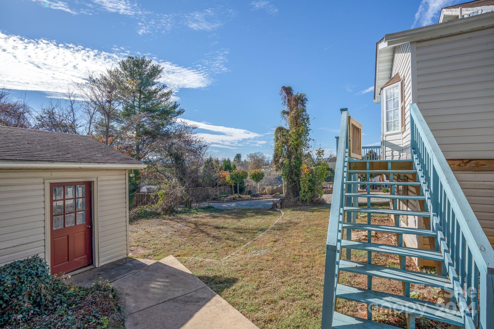 32 Beverly Road W