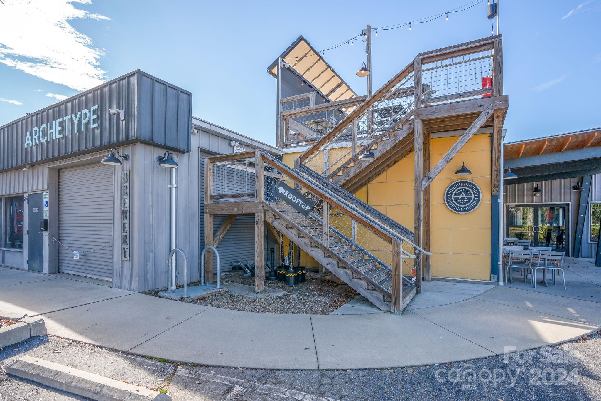 32 Beverly Road W
