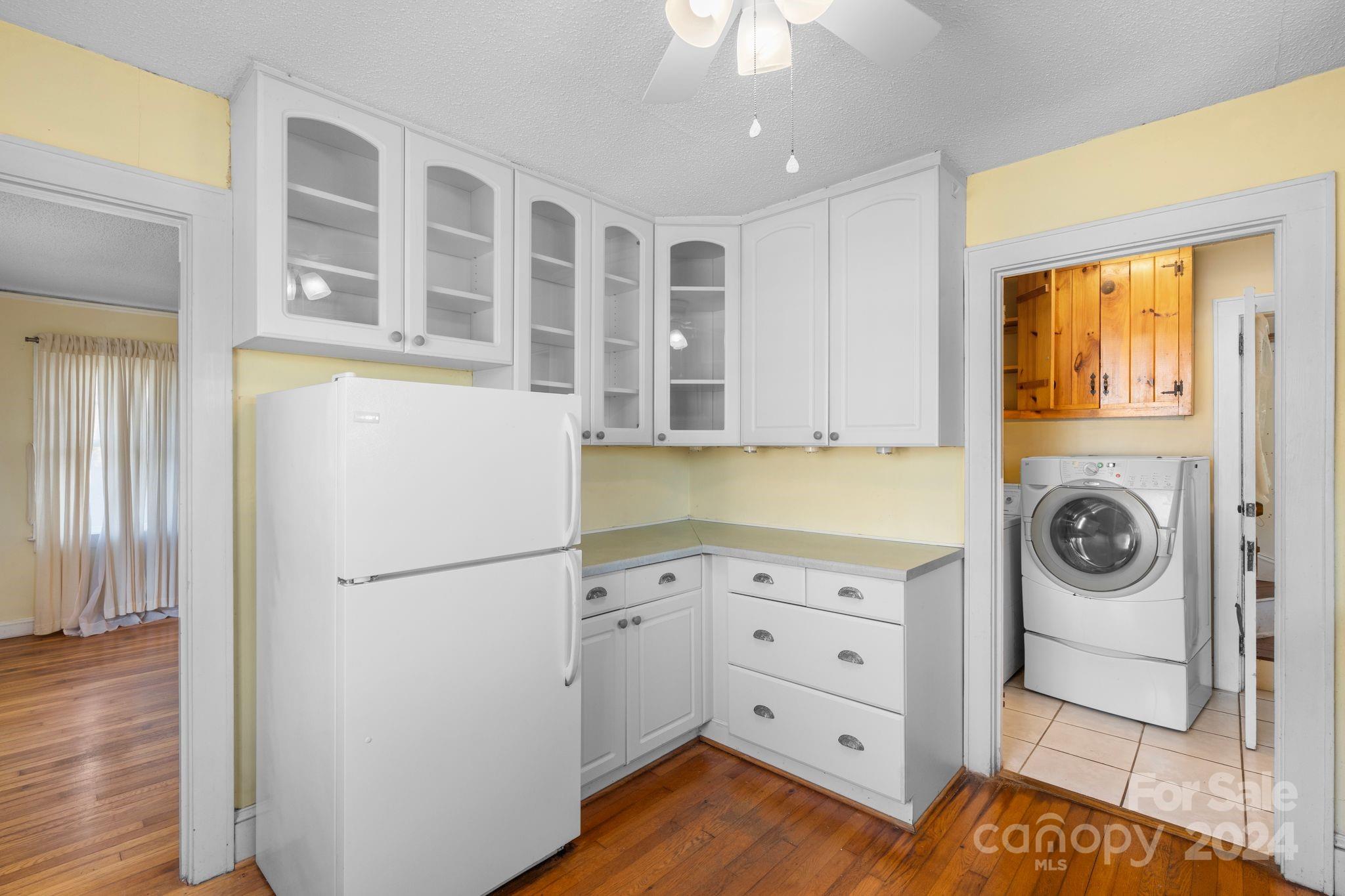 32 Beverly Road W