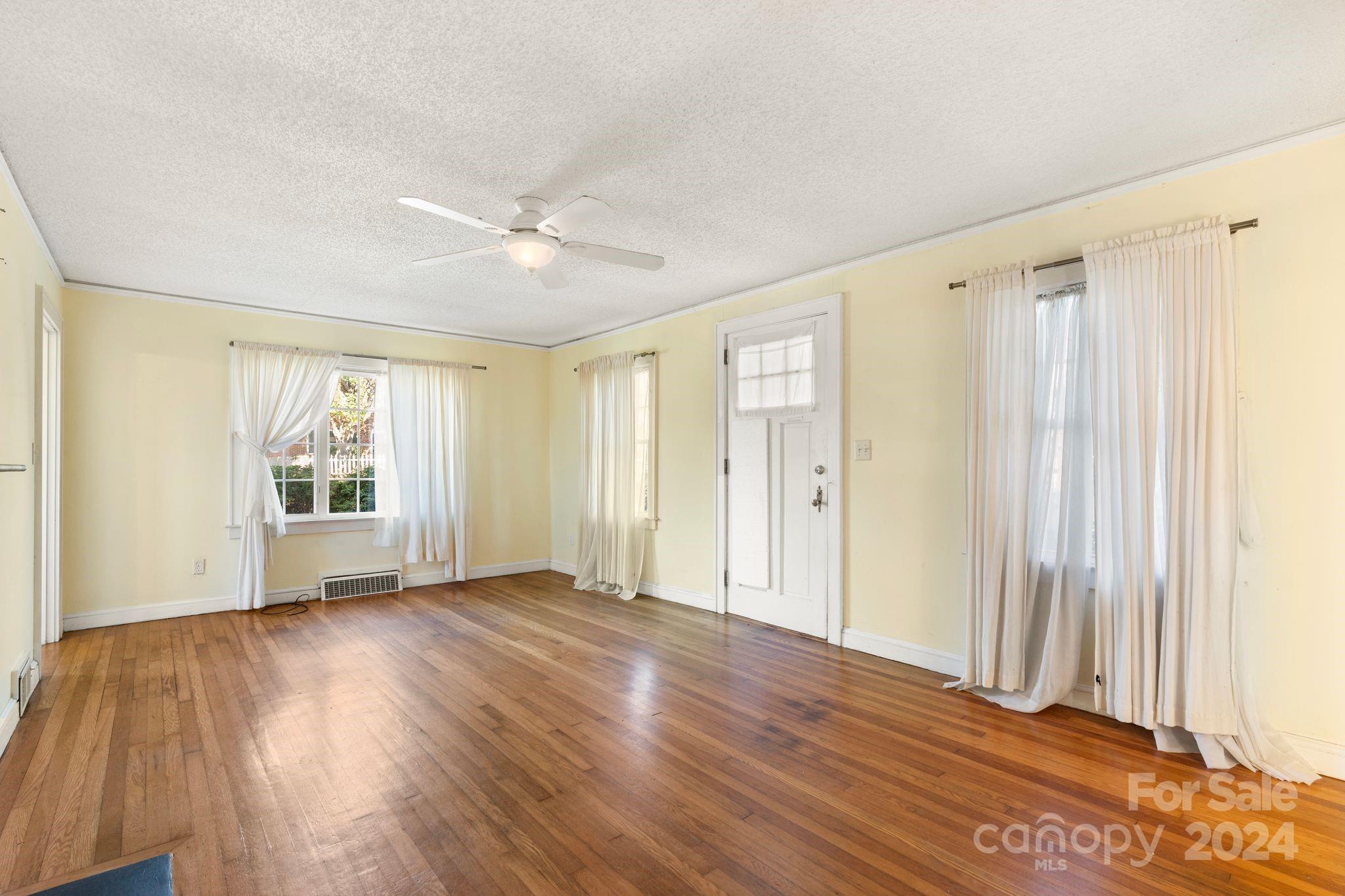 32 Beverly Road W
