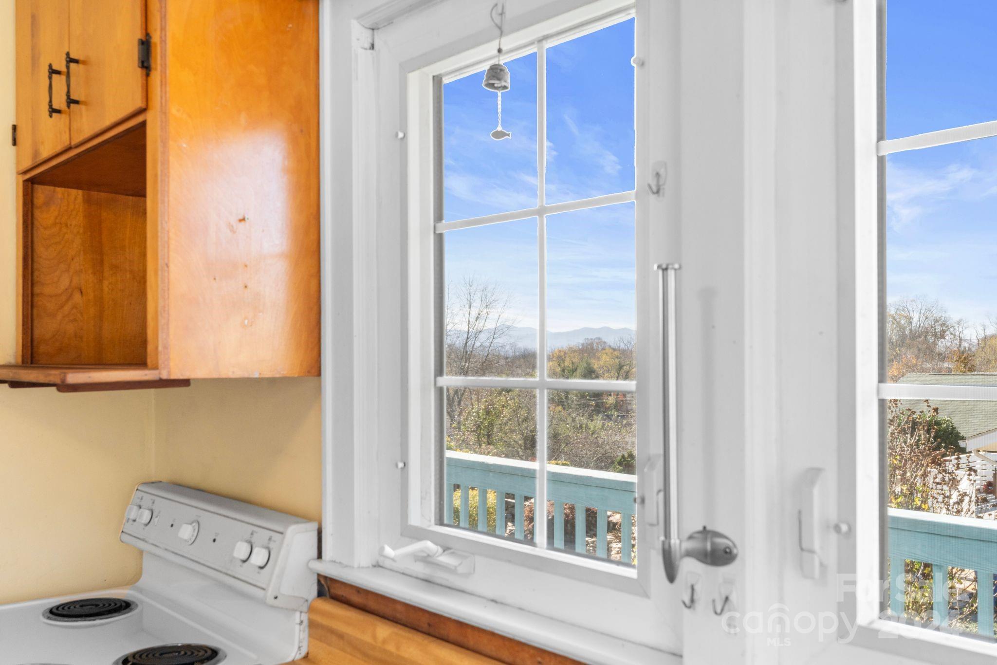 32 Beverly Road W