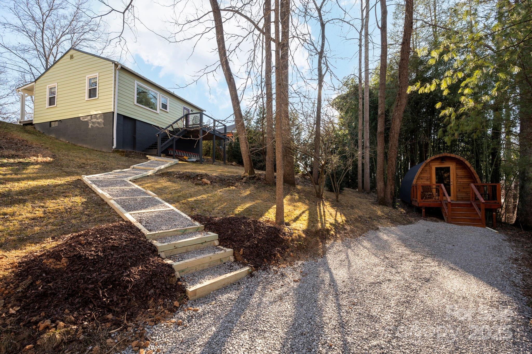 19 Pickwick Road