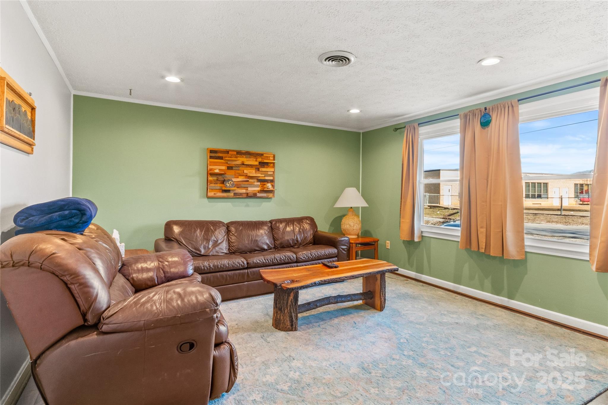 11 Oak Hill Lane