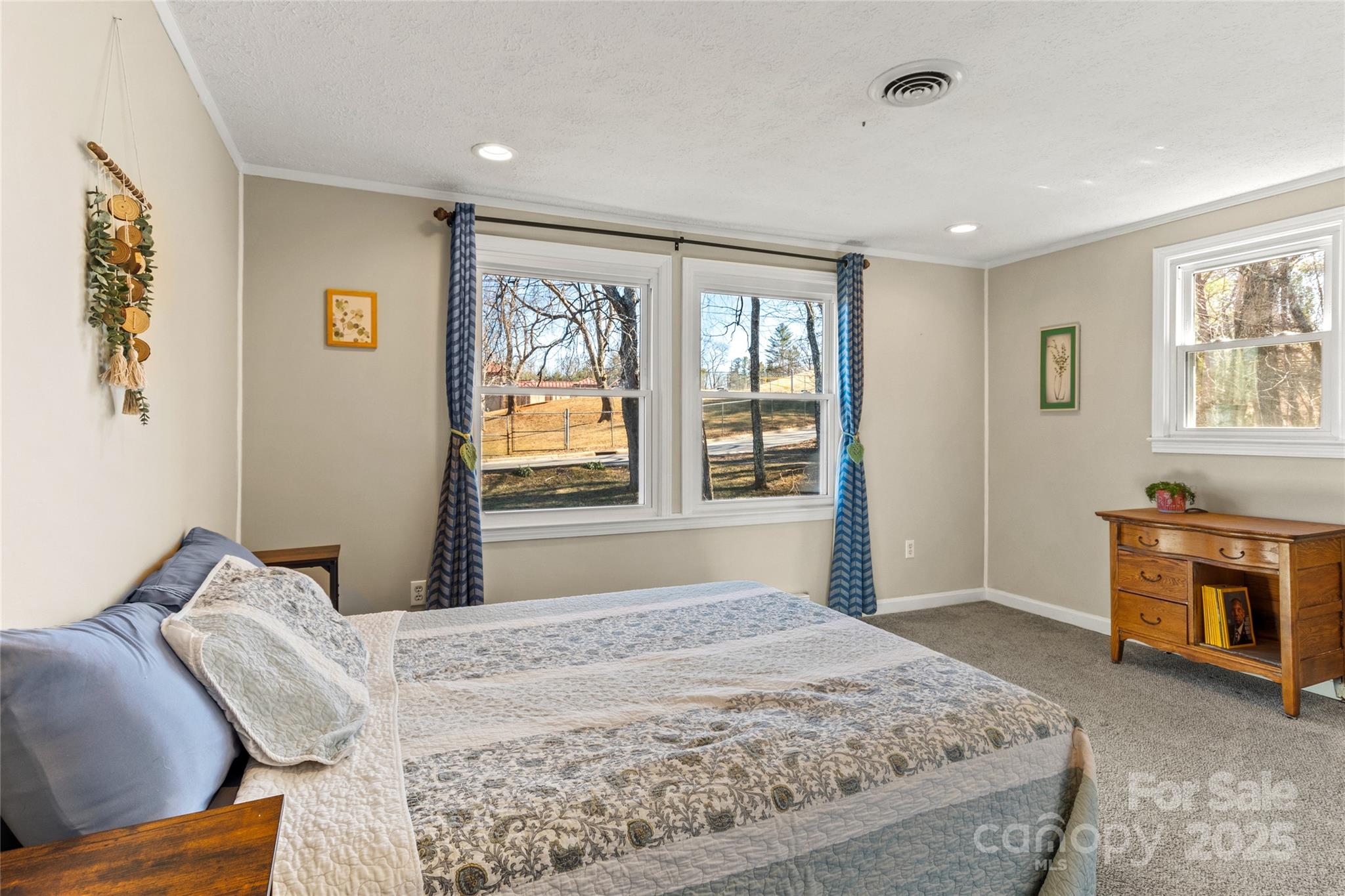 11 Oak Hill Lane