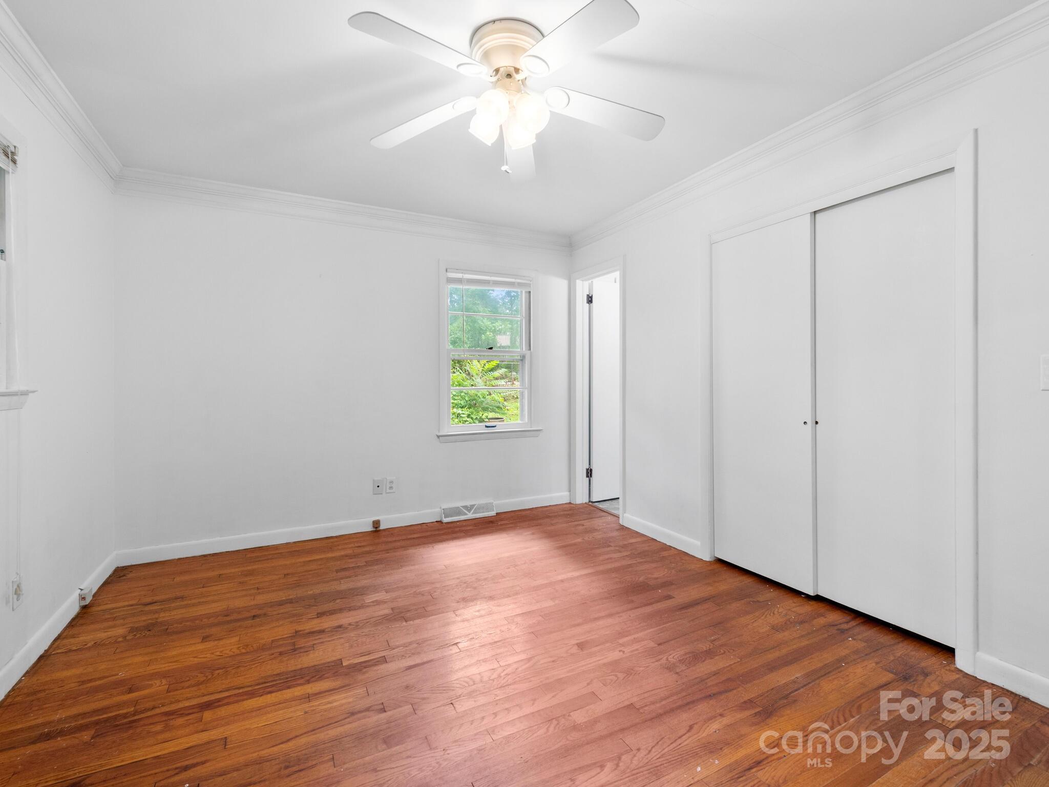 422 Hillcrest Circle