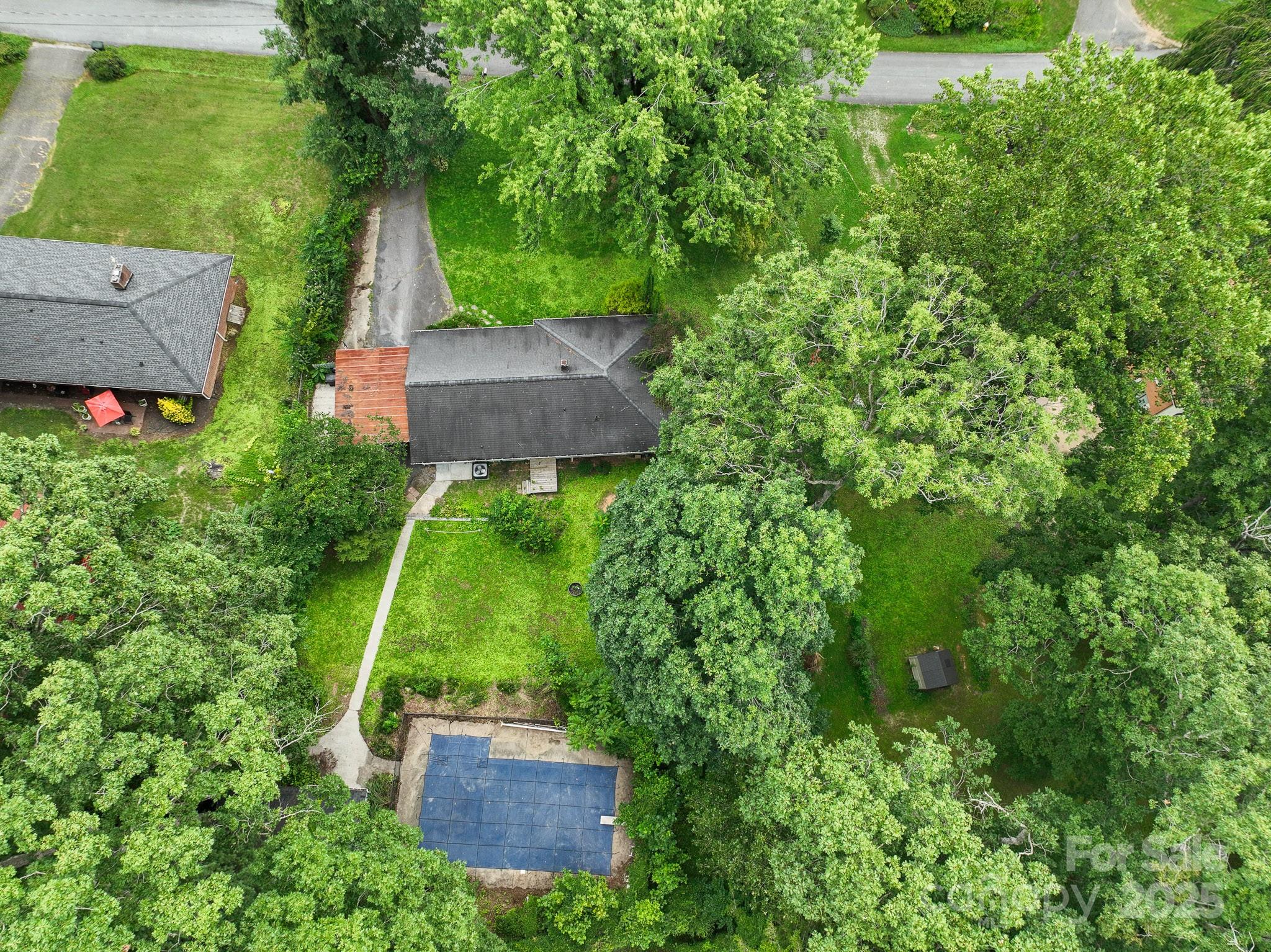 422 Hillcrest Circle