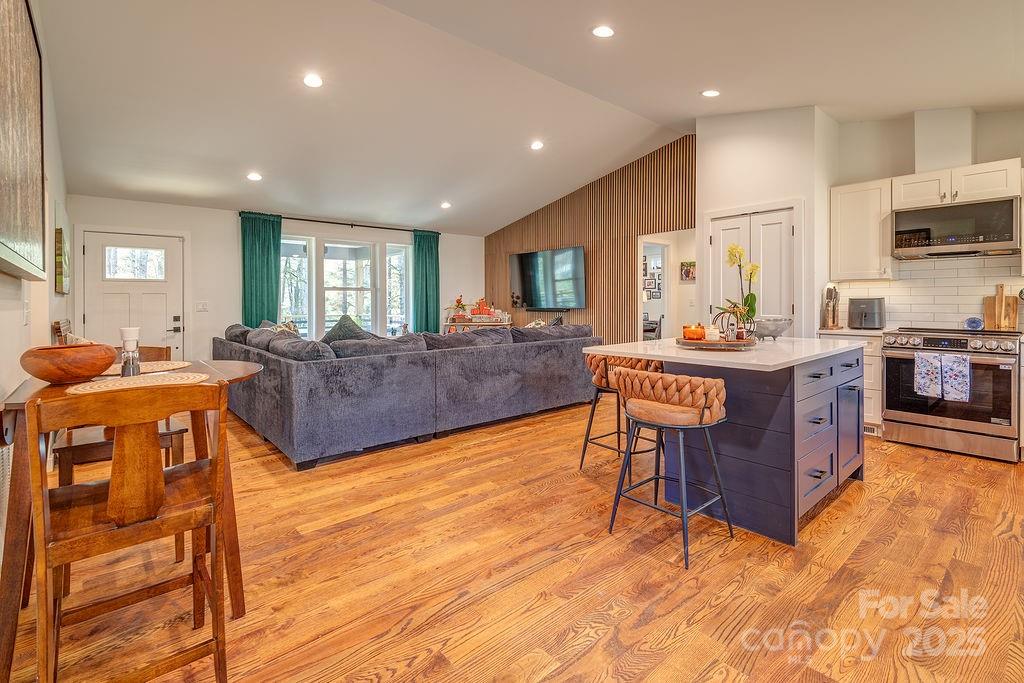 15 Edmond Woods Place