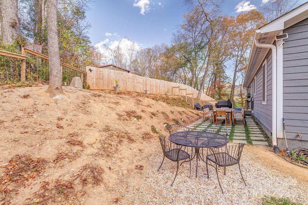 15 Edmond Woods Place