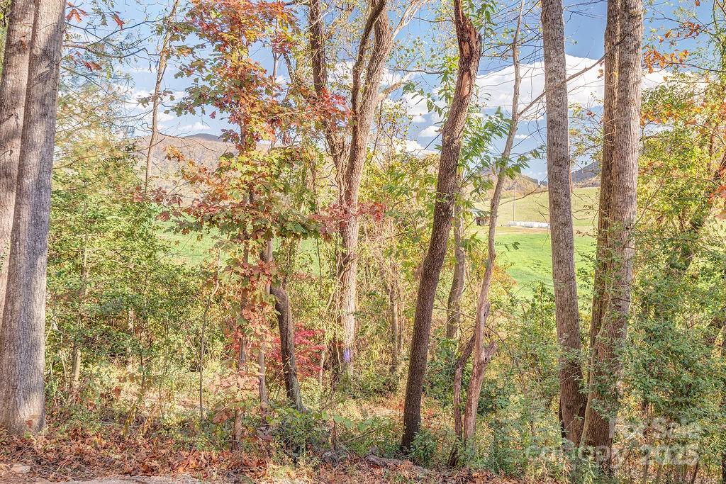 15 Edmond Woods Place